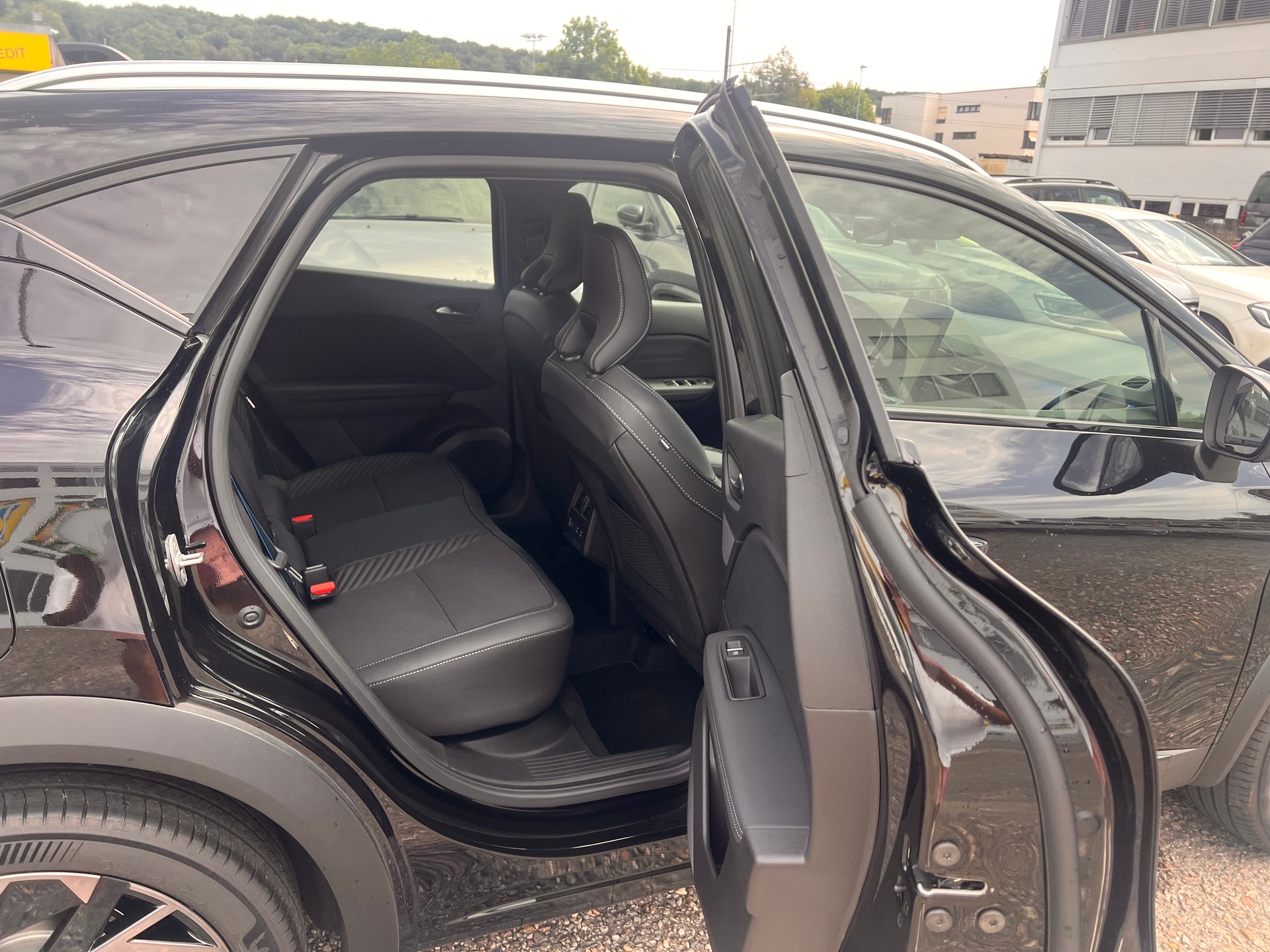 RENAULT Captur 1.3 TCe Esprit Alpine EDC-image-13