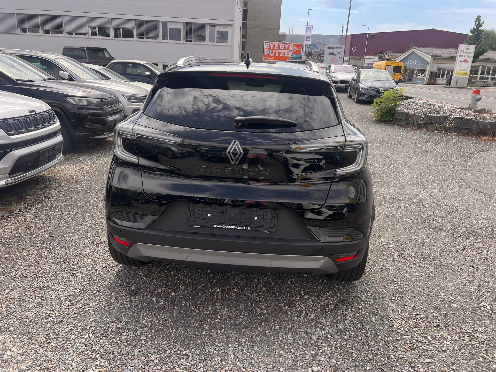 RENAULT Captur 1.3 TCe Esprit Alpine EDC-image-4