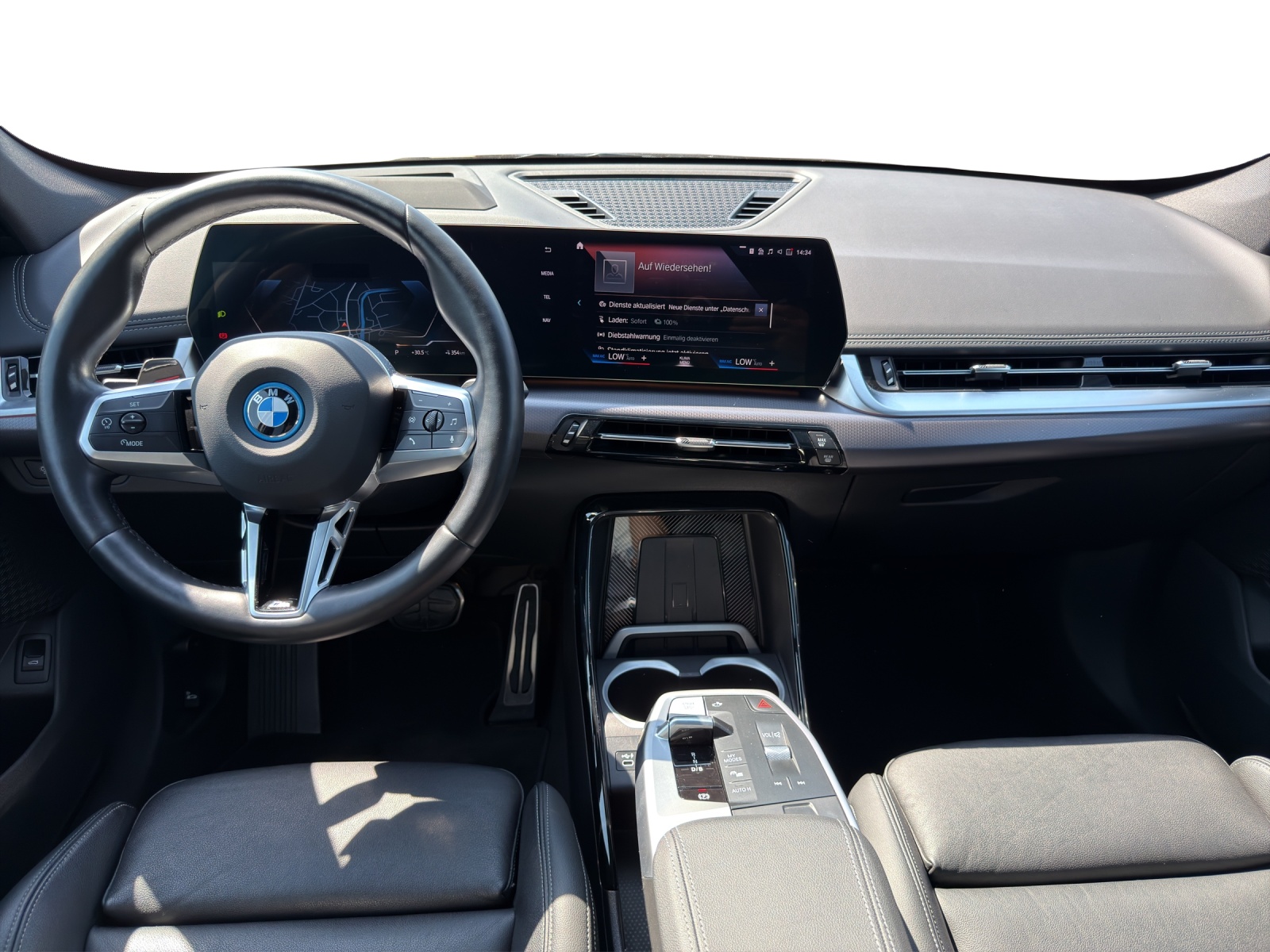 BMW iX1 xDrive 30 M Sport-image-11