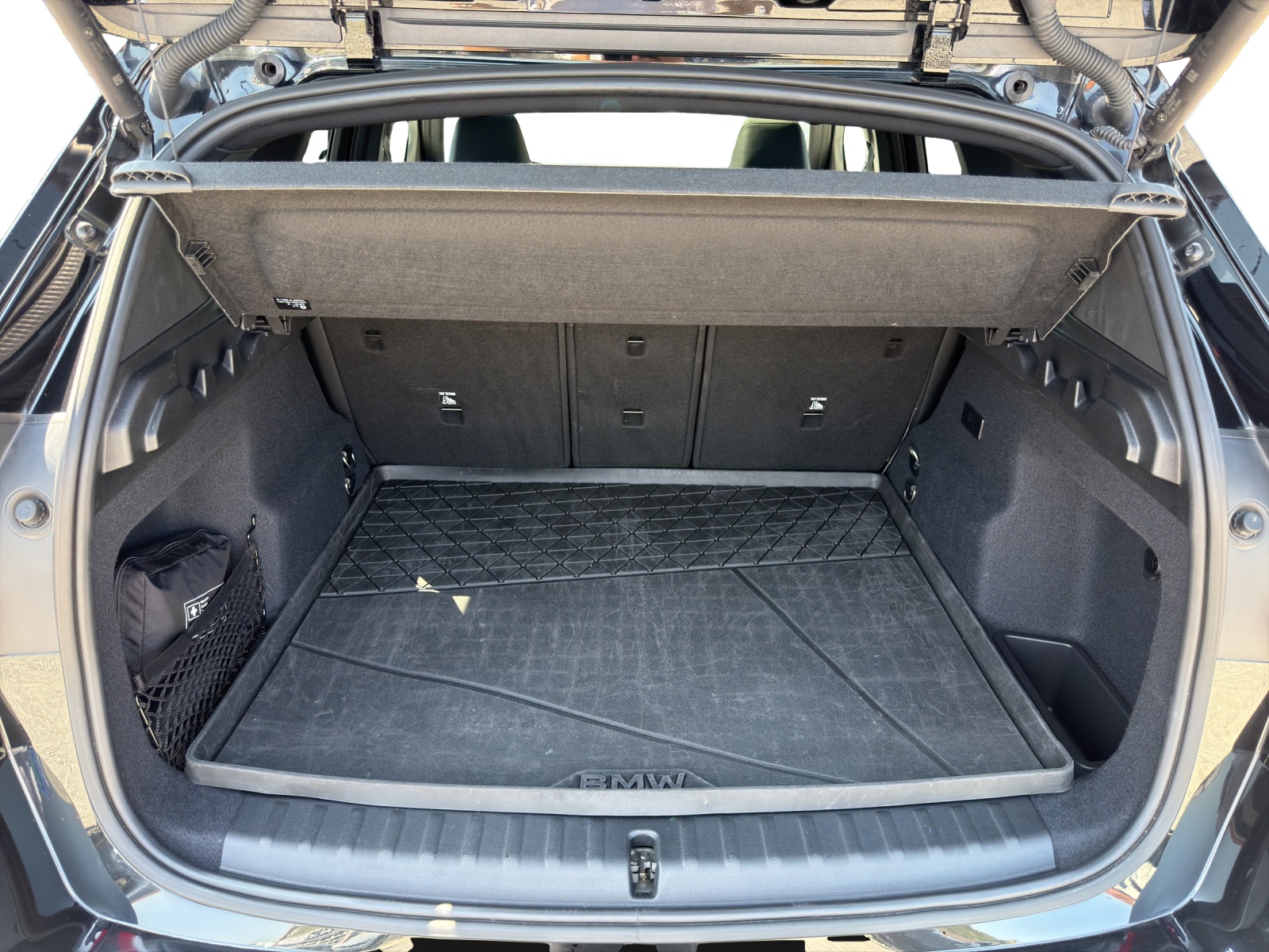 BMW iX1 xDrive 30 M Sport-image-21