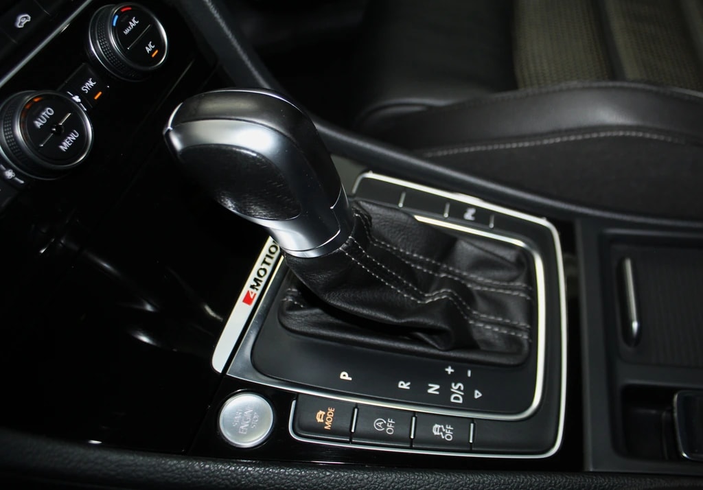 VW Golf 2.0 TSI R 4Motion DSG REMUS-Auspuffanlage / CH-Fahrzeug-image-15