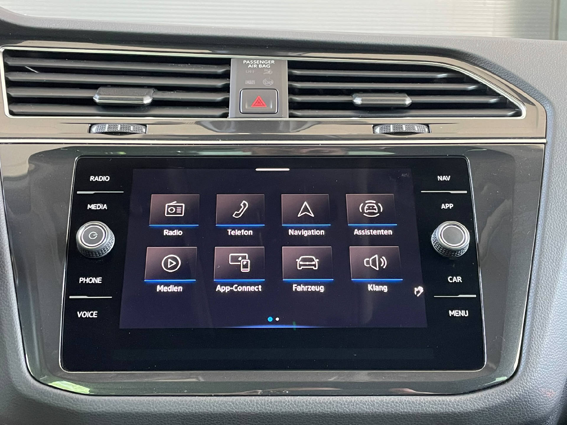 VW Tiguan 2.0 TDI SCR Elegance DSG-image-13