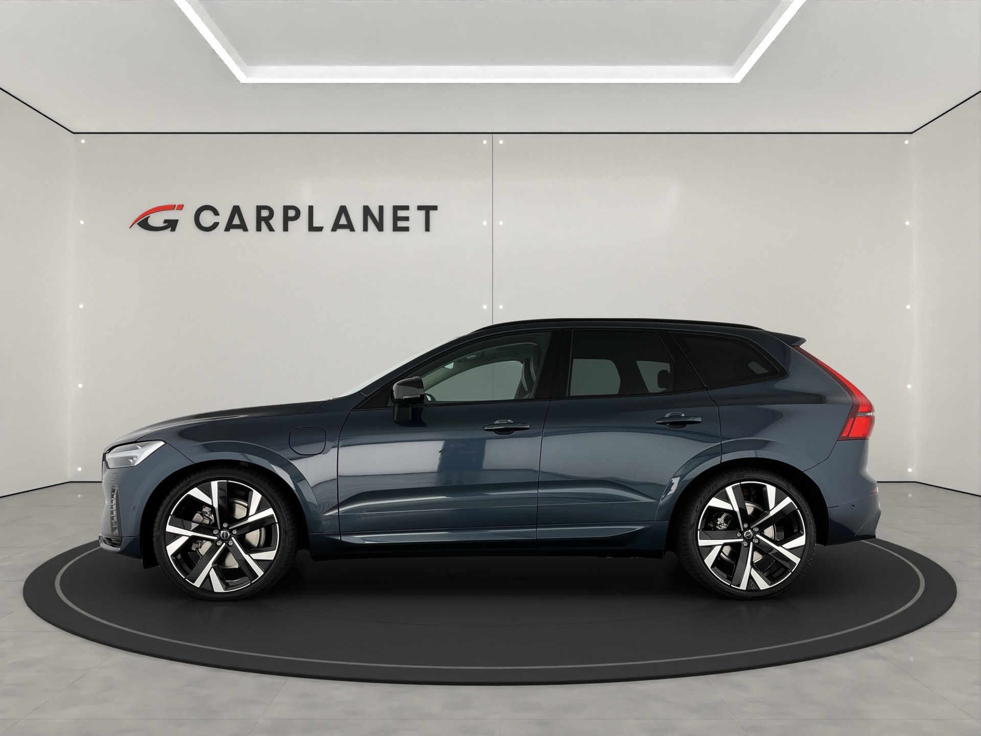 VOLVO XC60 2.0 T8 TE Ultra Dark eAWD-showroom-element-2