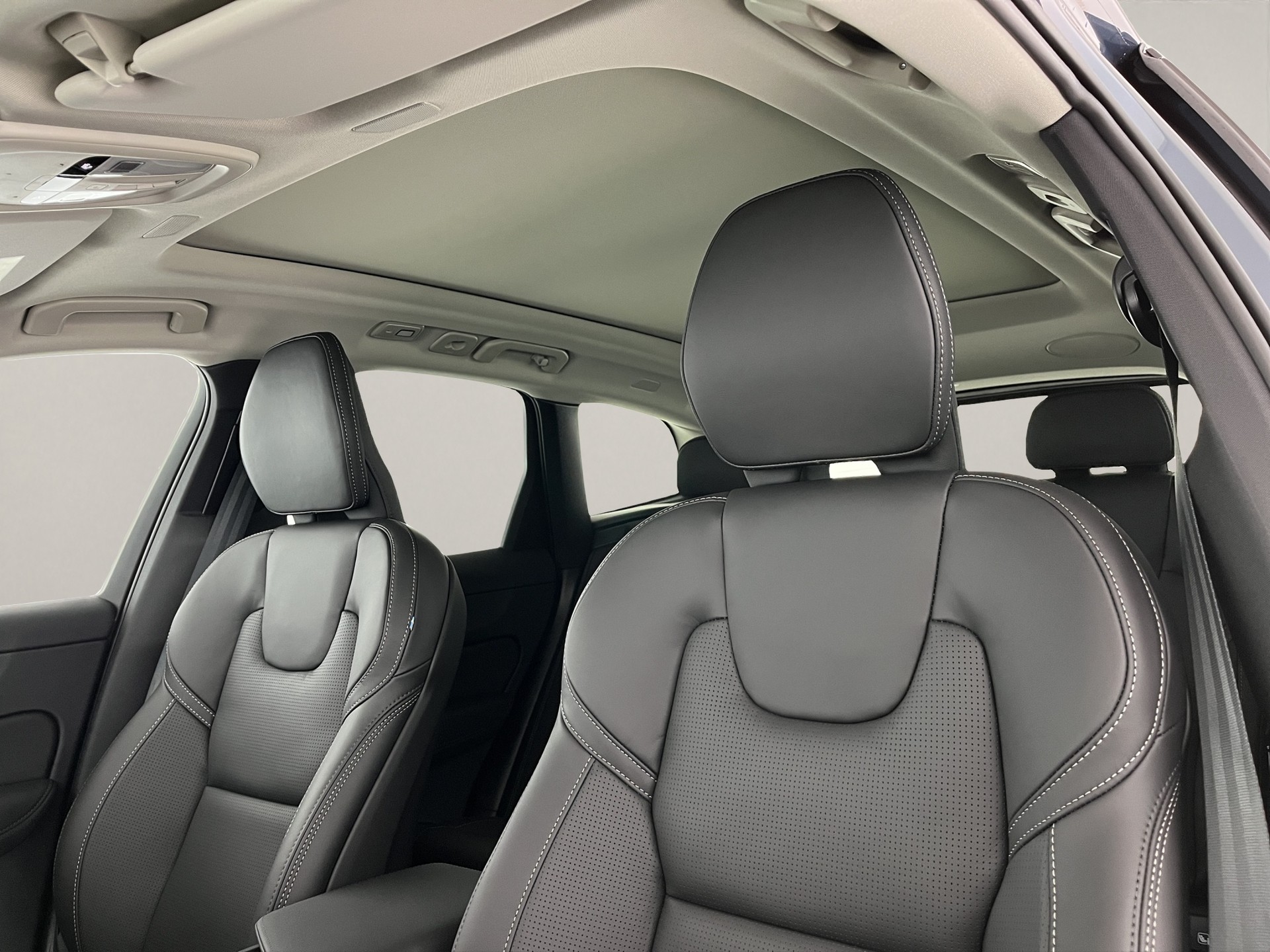 VOLVO XC60 2.0 T8 TE Ultra Dark eAWD-image-17