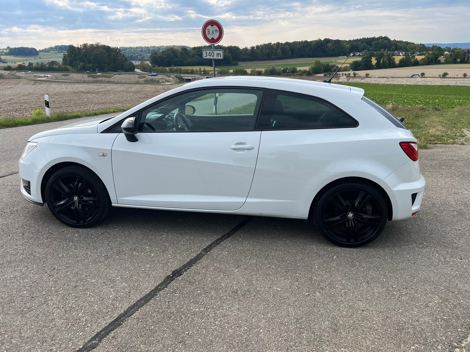 SEAT Ibiza SC 1.4 TSI Cupra DSG-image-7