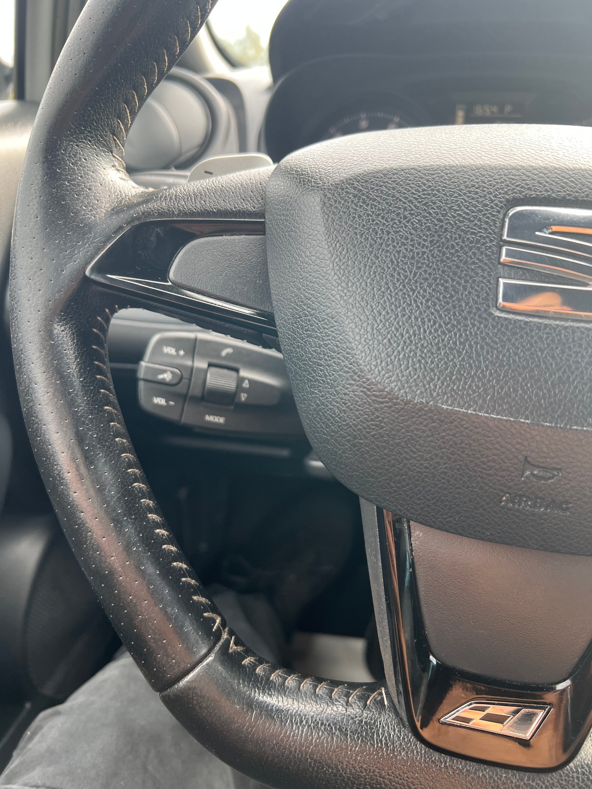 SEAT Ibiza SC 1.4 TSI Cupra DSG-image-13