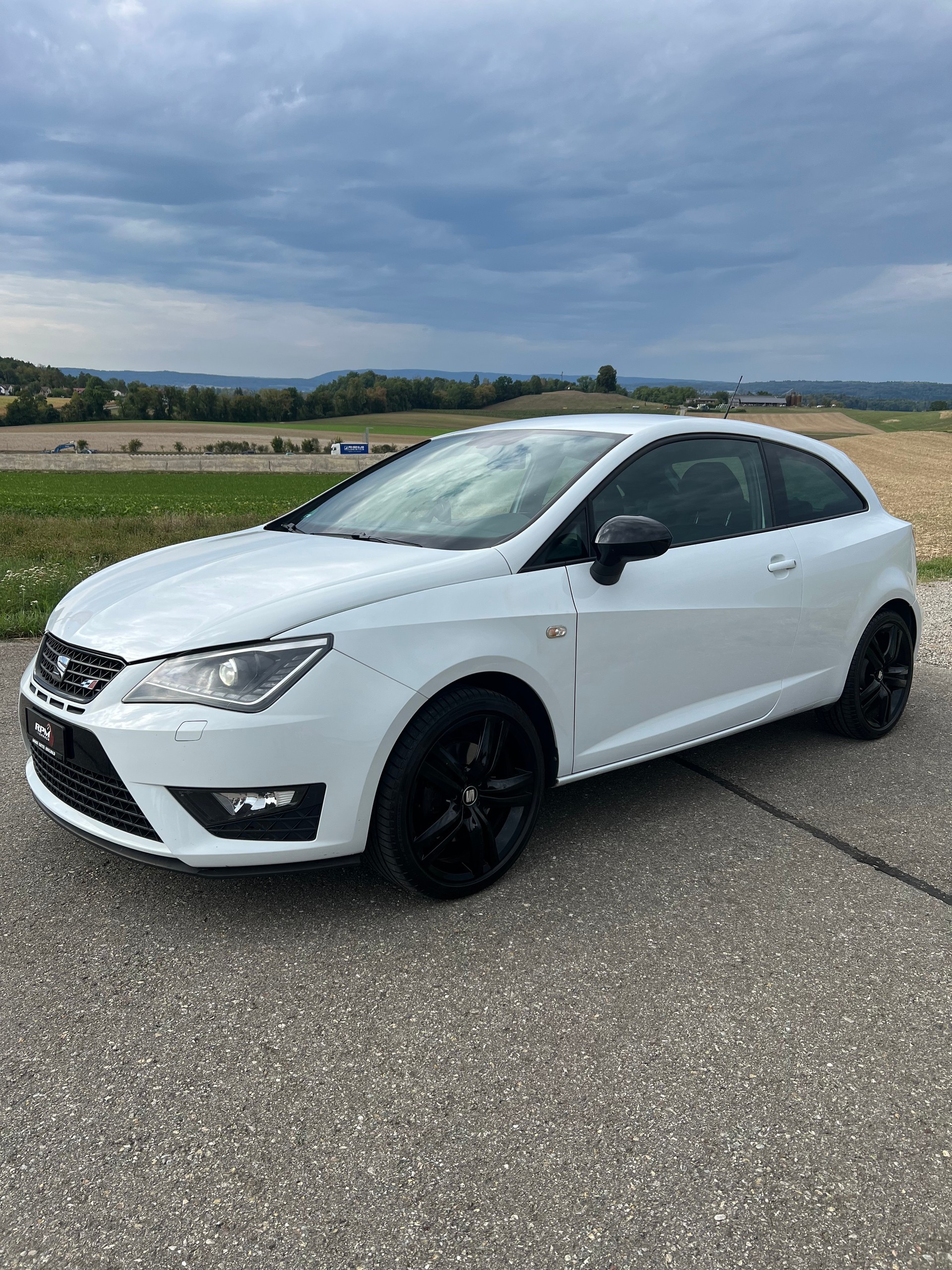 SEAT Ibiza SC 1.4 TSI Cupra DSG-image-8