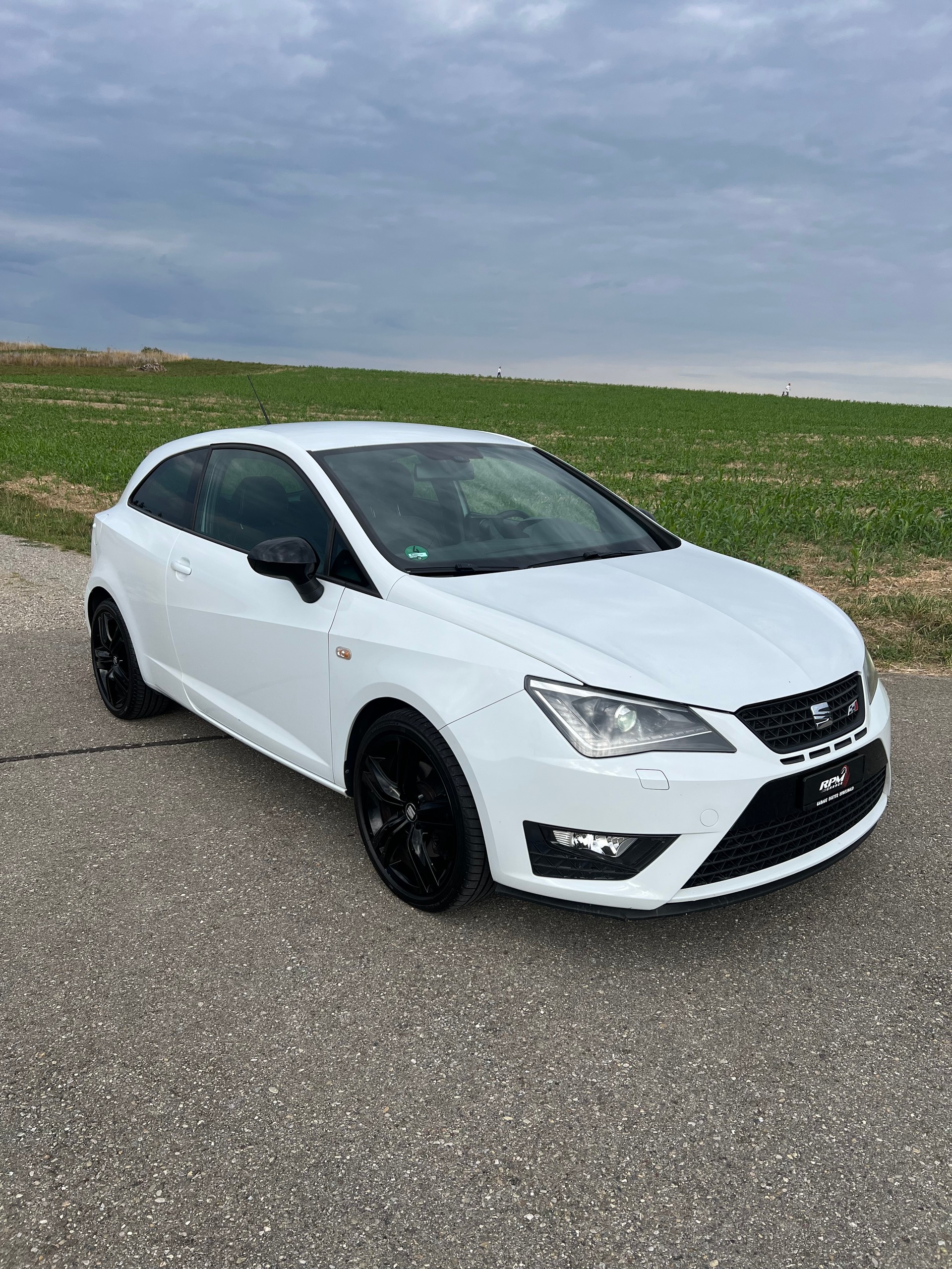 SEAT Ibiza SC 1.4 TSI Cupra DSG-image-1