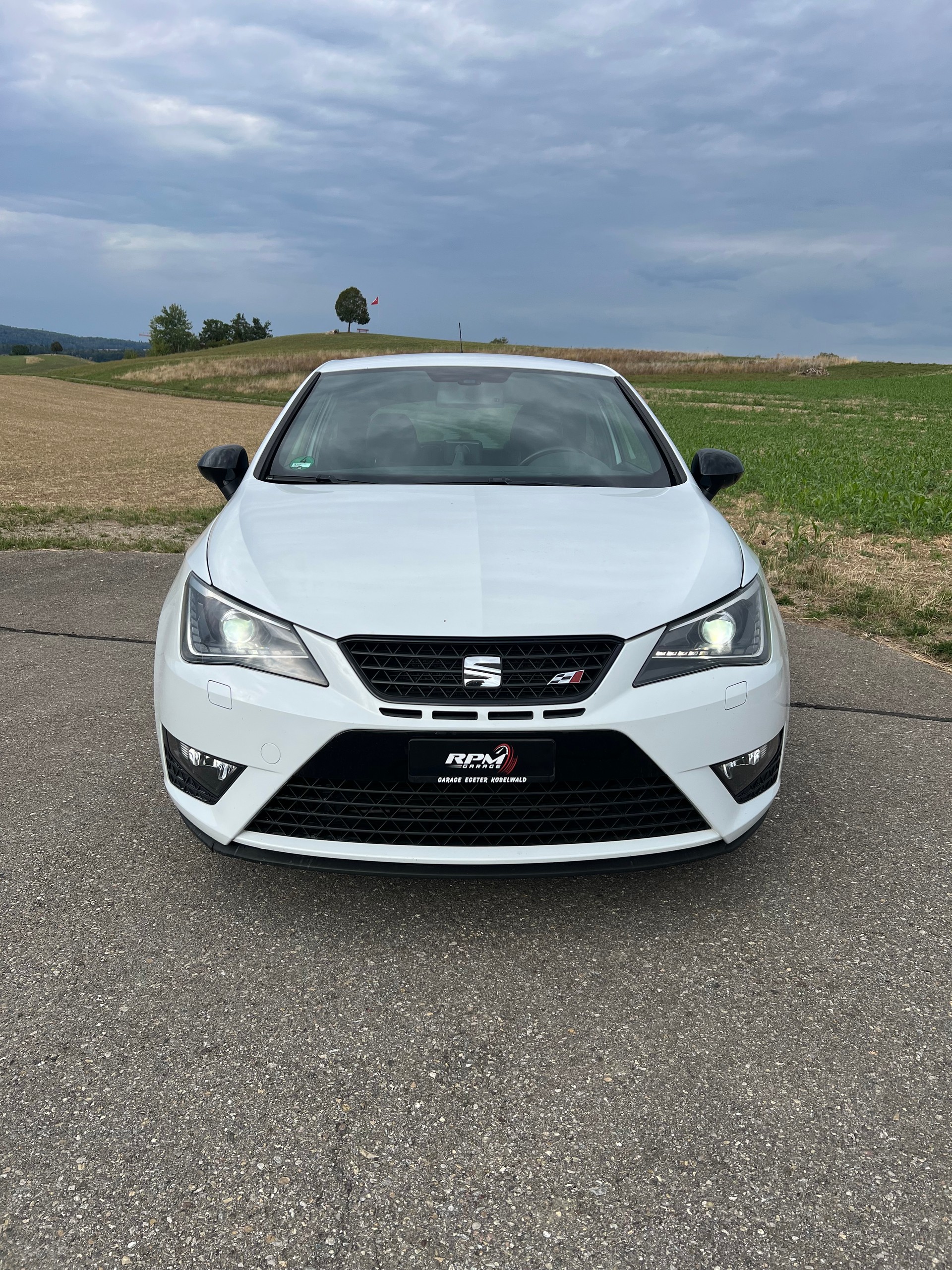SEAT Ibiza SC 1.4 TSI Cupra DSG-image-0