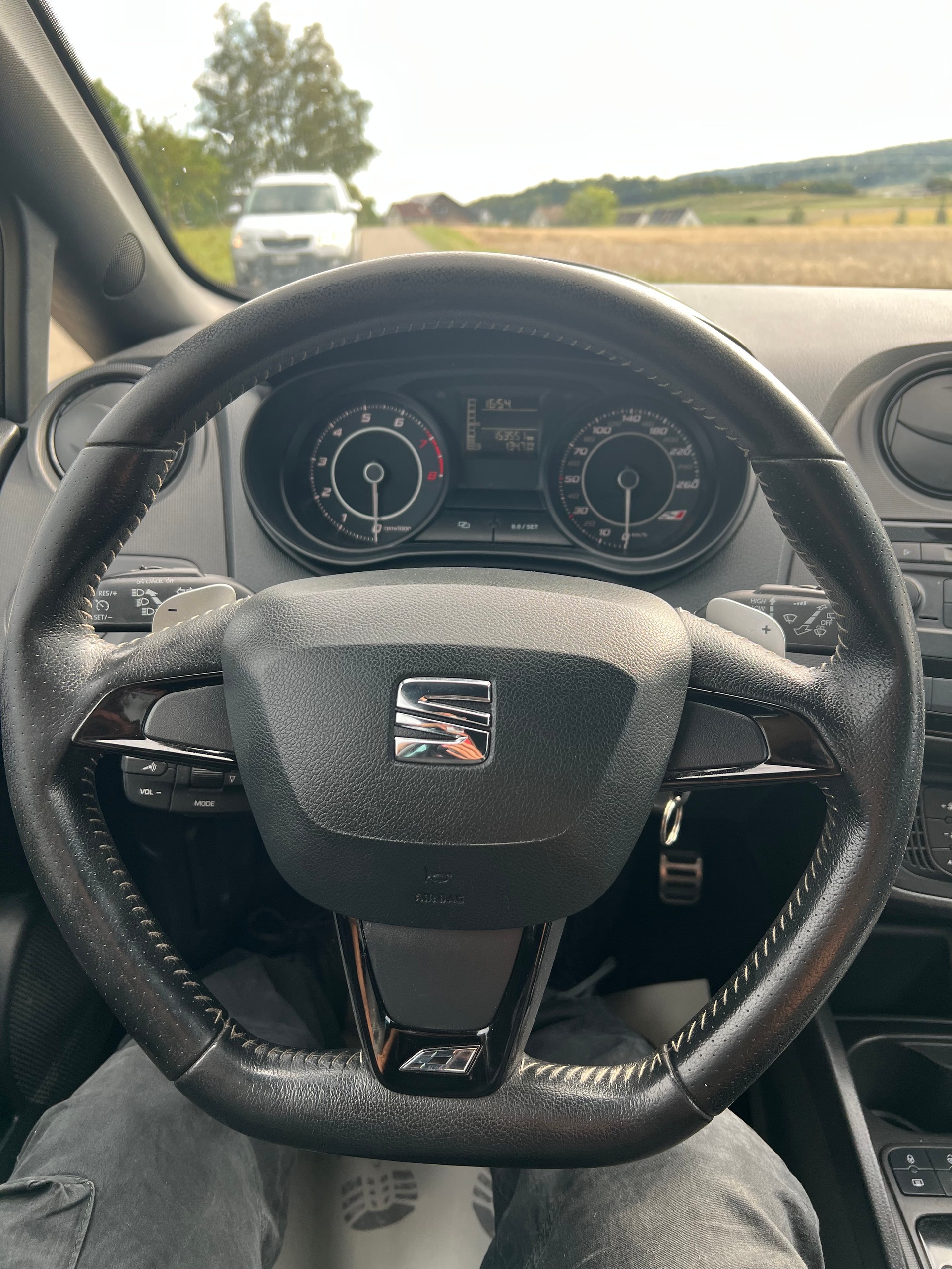 SEAT Ibiza SC 1.4 TSI Cupra DSG-image-12