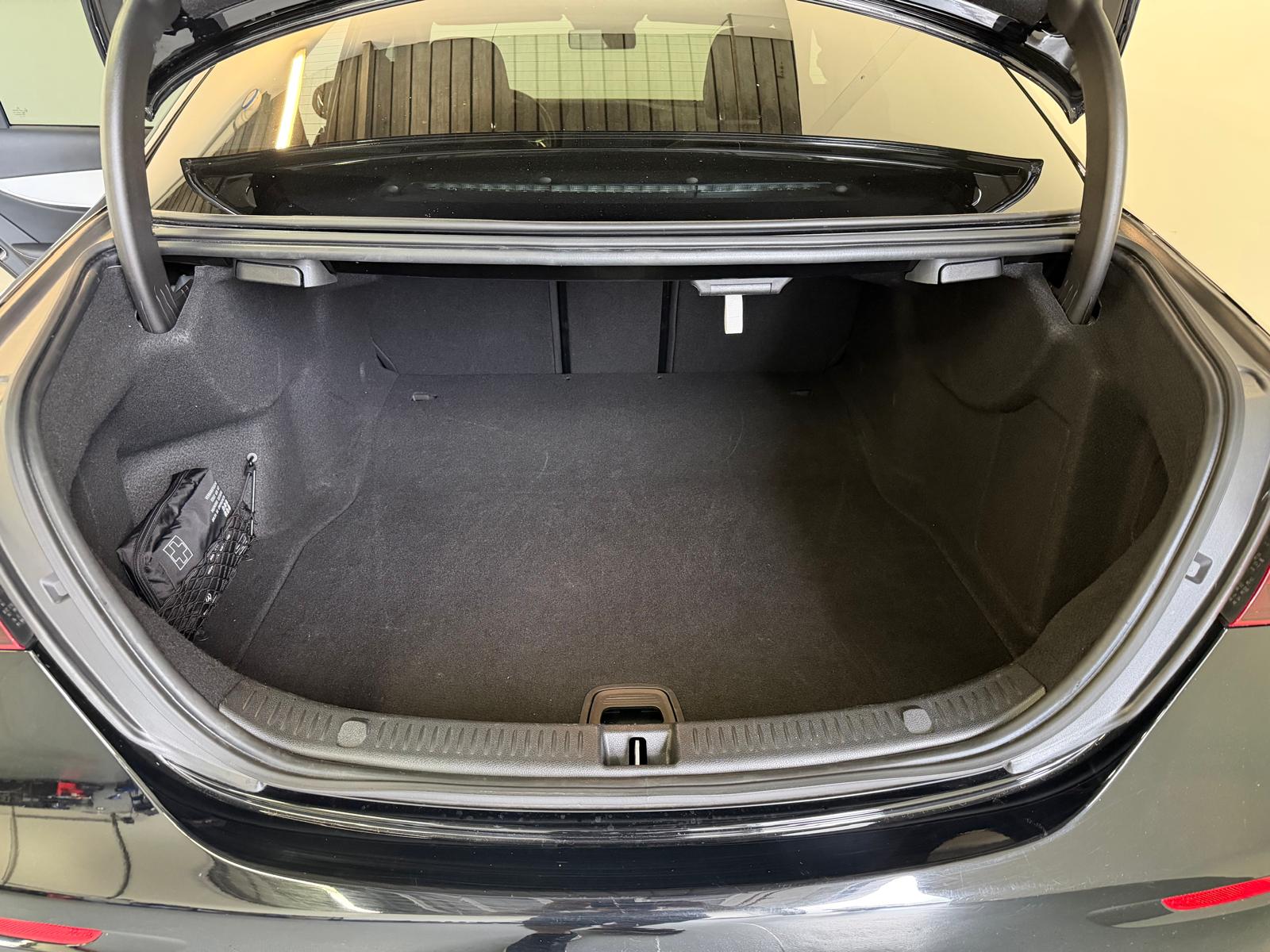 MERCEDES-BENZ E 220 d 4Matic Avantgarde 9G-Tronic-image-12