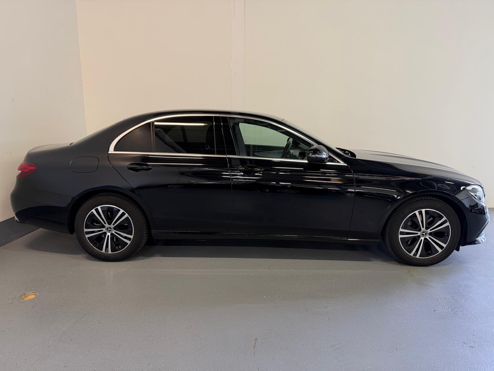 MERCEDES-BENZ E 220 d 4Matic Avantgarde 9G-Tronic-image-5