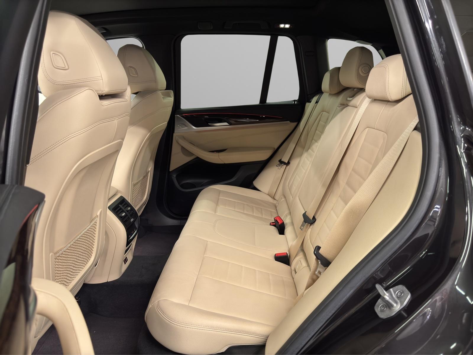 BMW X3 30i xDrive SAG-image-12