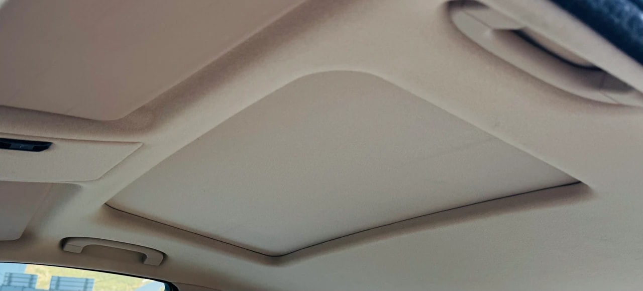 BMW 528i-image-9