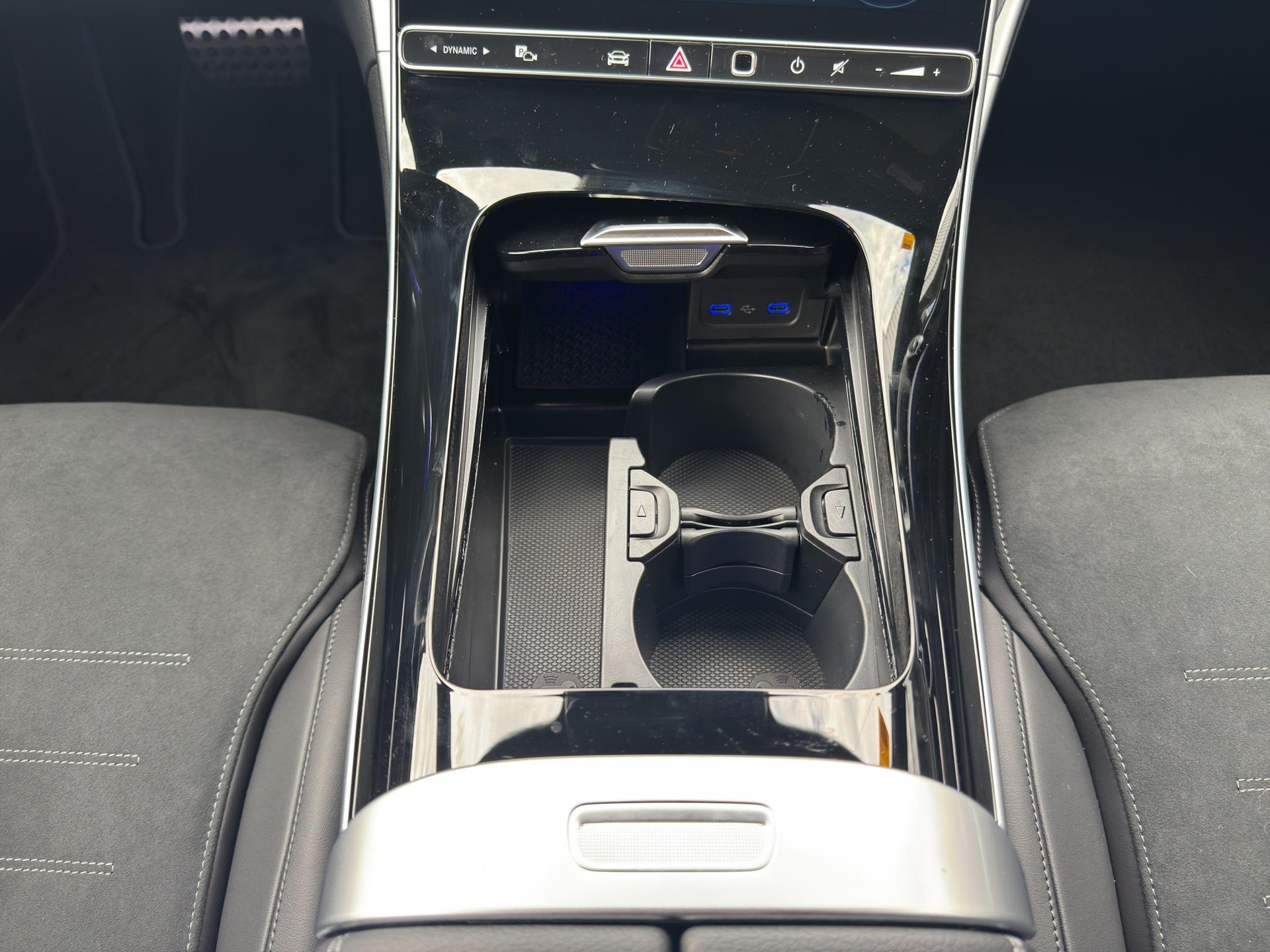 MERCEDES-BENZ C 220 d Swiss Star Avantgarde 4matic Kombi-image-14
