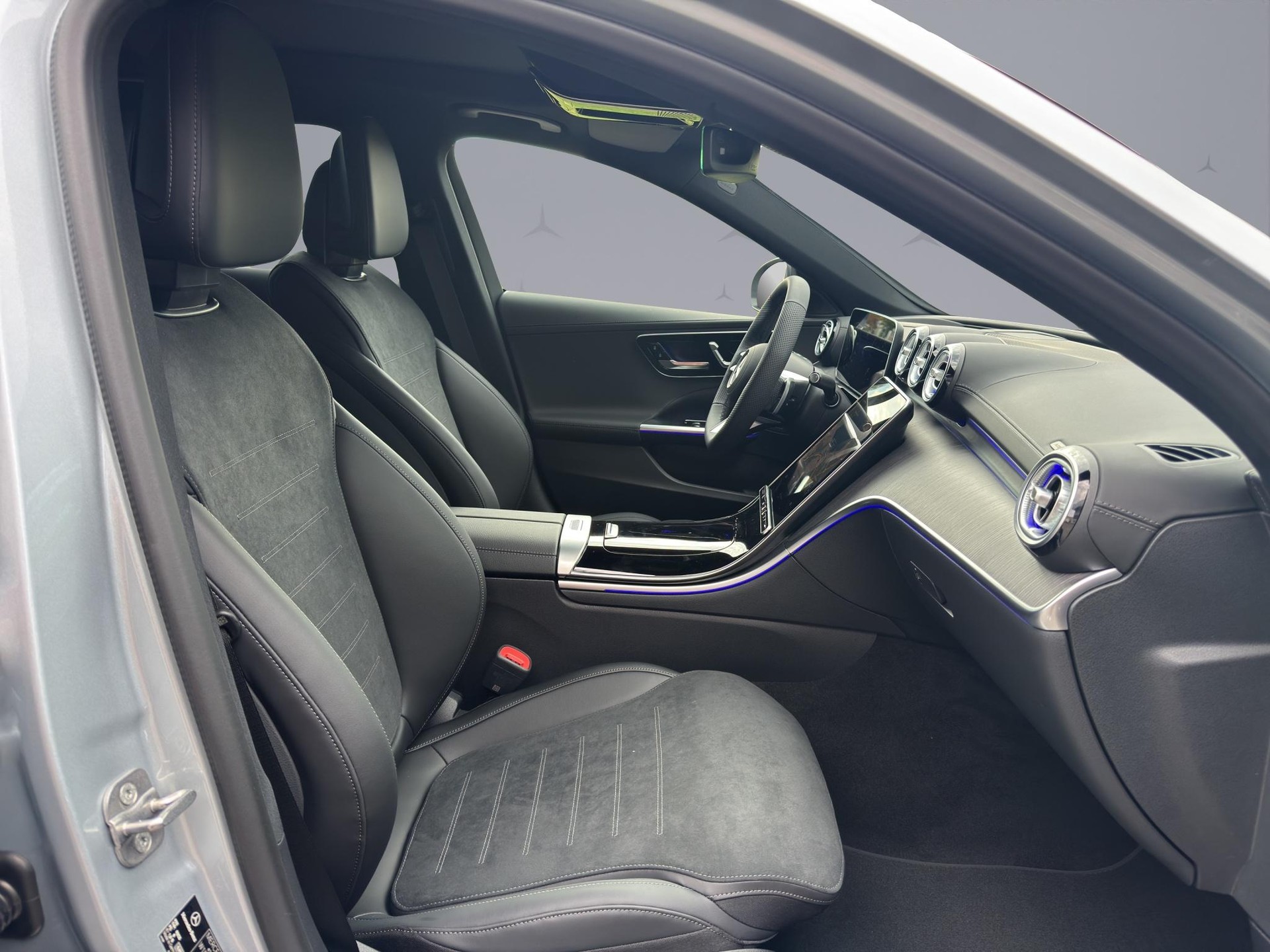 MERCEDES-BENZ C 220 d Swiss Star Avantgarde 4matic Kombi-image-16