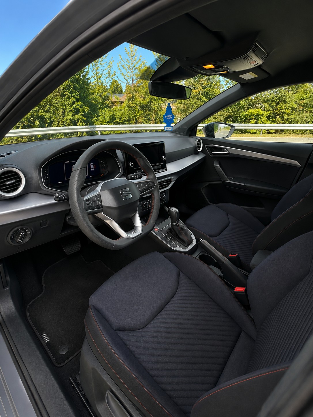 SEAT 1.0 TSI 115 Anniversary DSG-image-3
