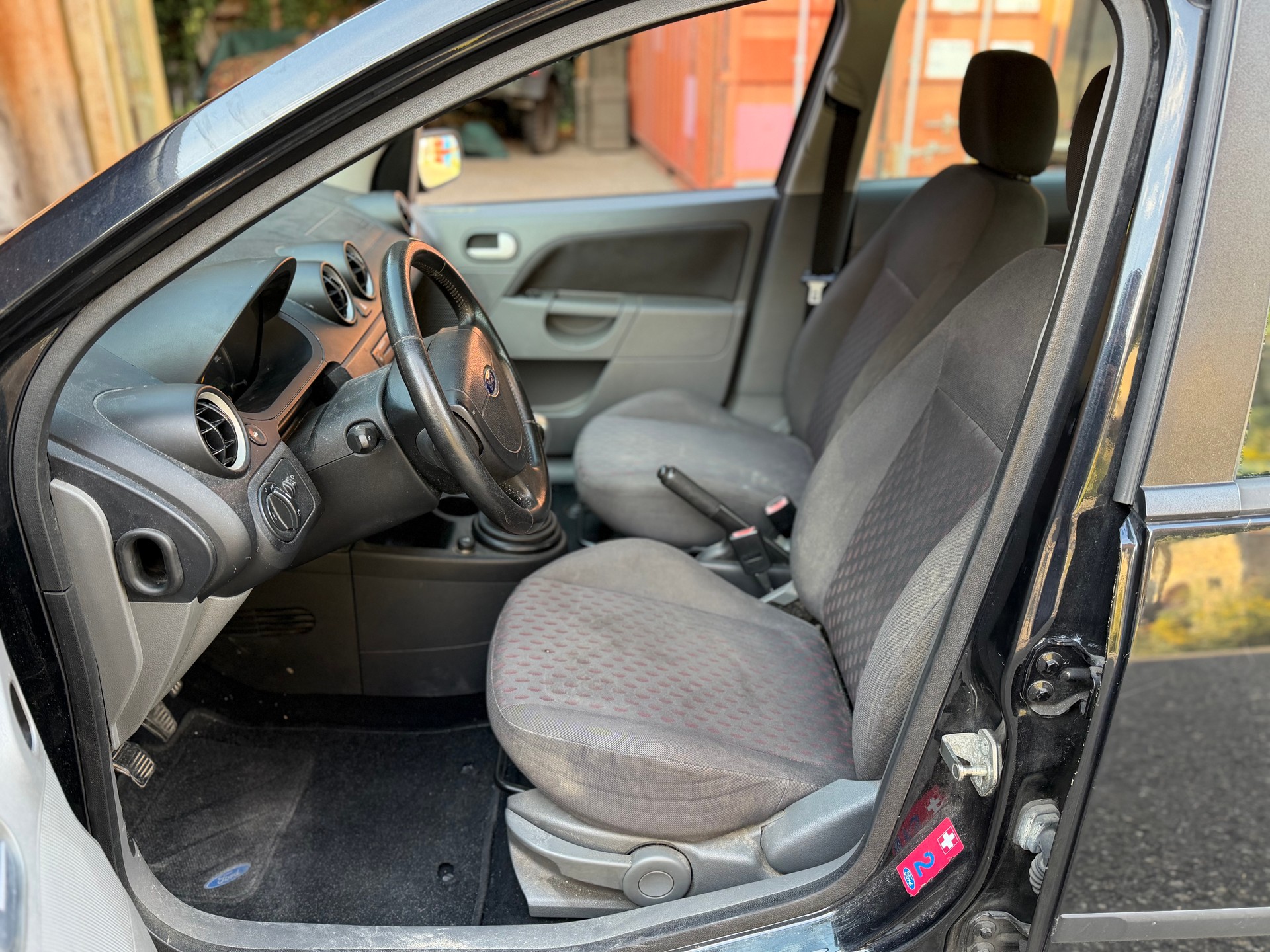 FORD Fiesta 1.4 16V Trend-image-8