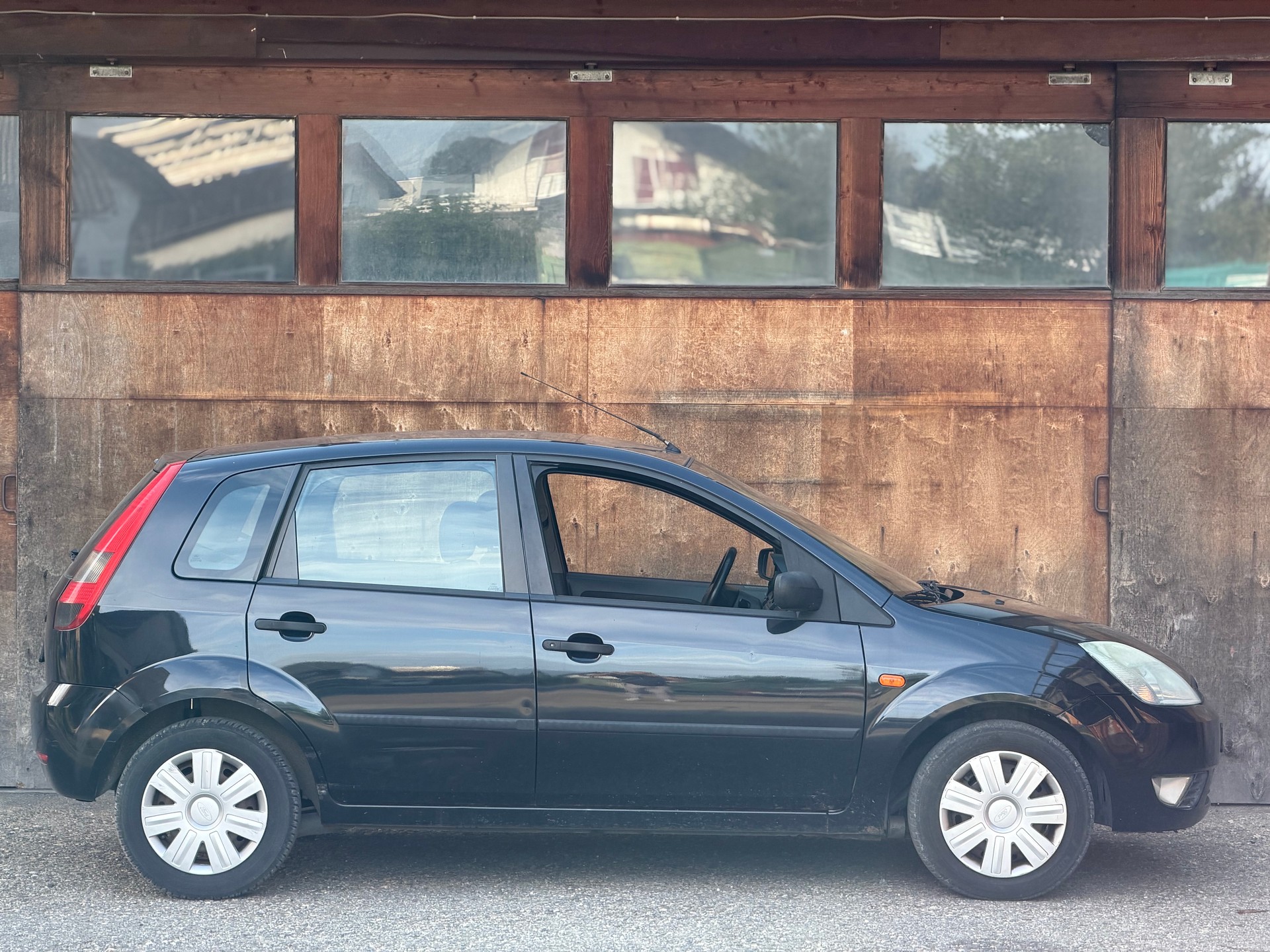 FORD Fiesta 1.4 16V Trend-image-3