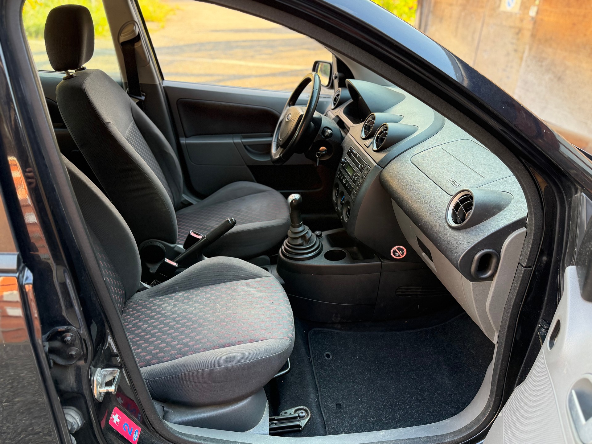 FORD Fiesta 1.4 16V Trend-image-11