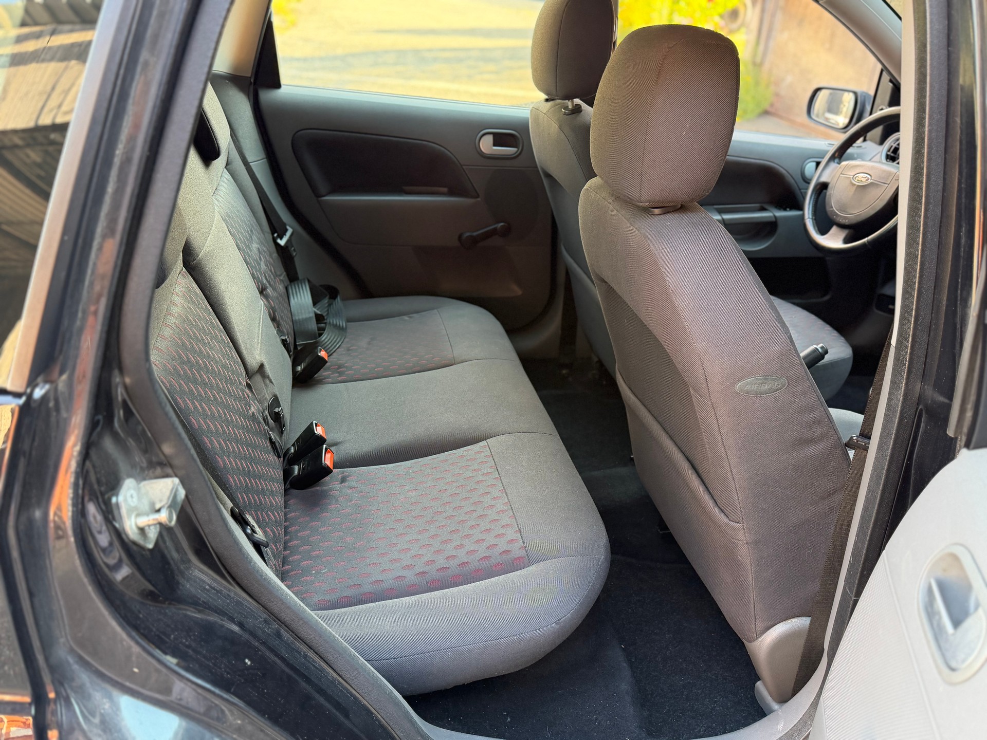 FORD Fiesta 1.4 16V Trend-image-10