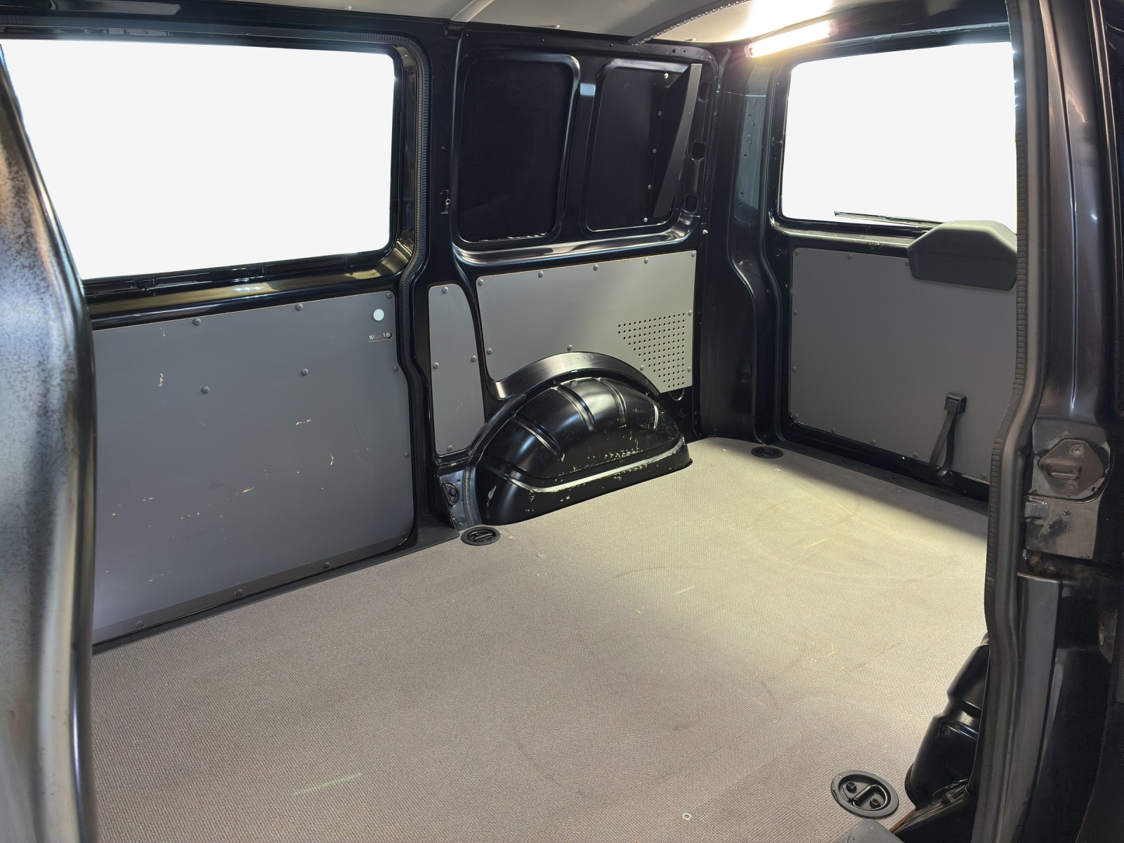 VW T6.1 2.0 TDI DSG-image-11