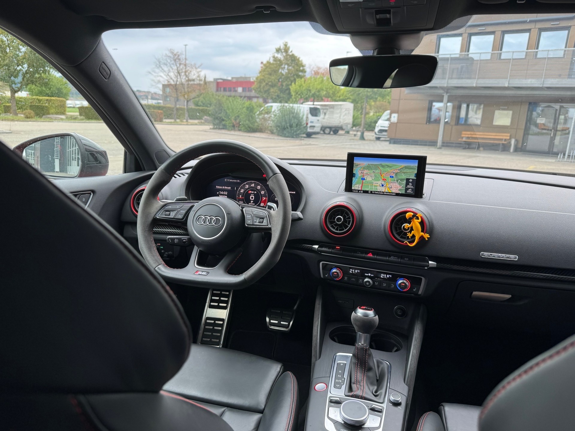 AUDI 2.5 T FSI quattro S-Tronic-image-4