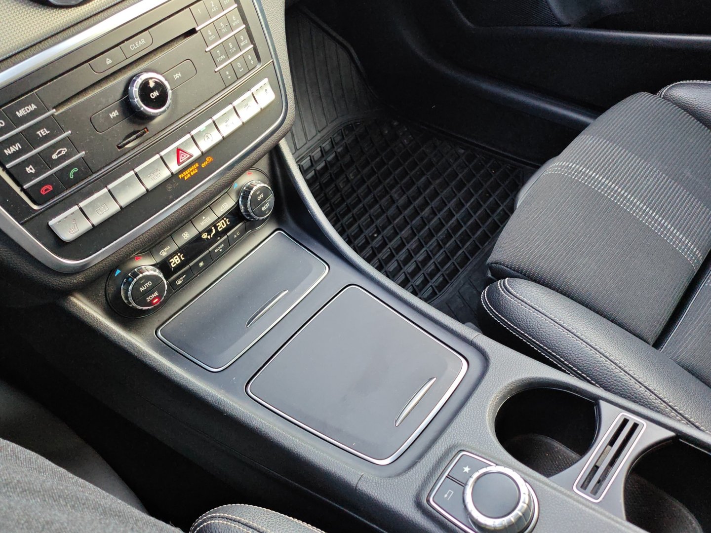 MERCEDES-BENZ GLA 250 Urban 4Matic 7G-DCT – 211 ch, caméra, 2 jeux de roues [Expertisé + Garantie 12 mois]-image-15