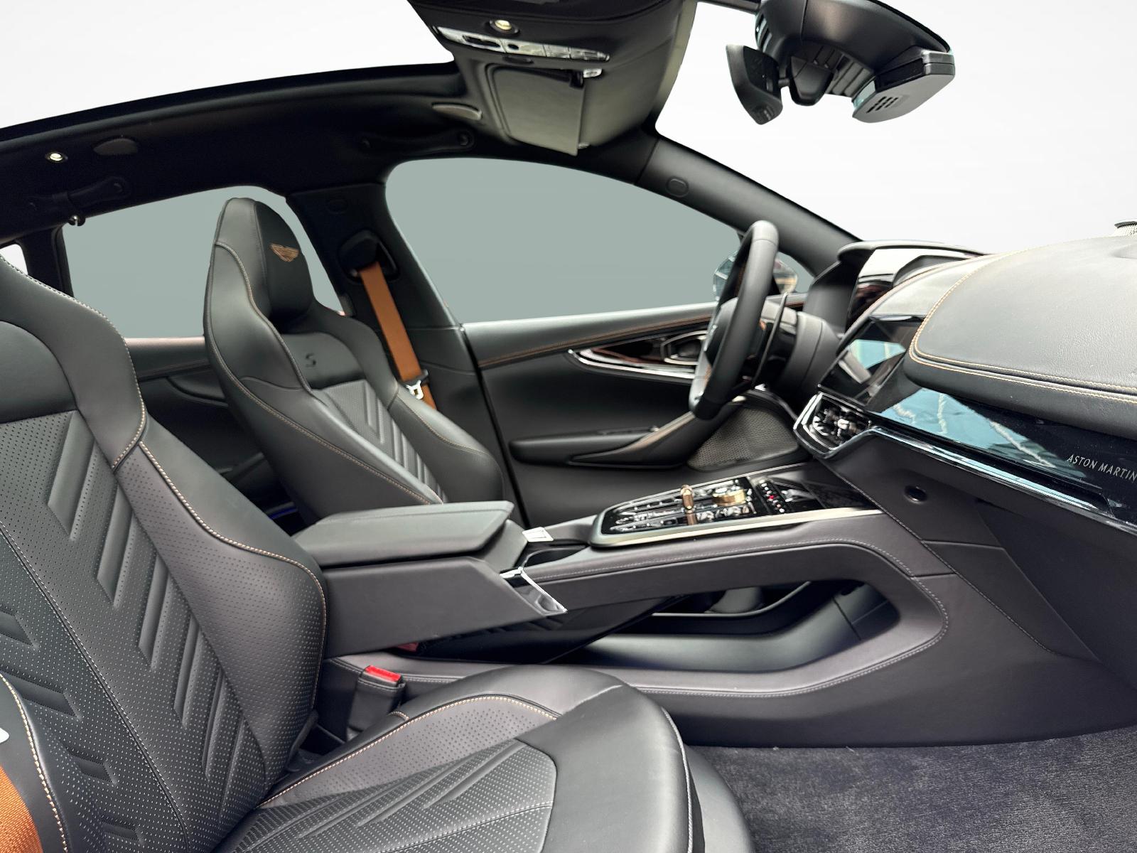 ASTON MARTIN DBX S 4.0 V8 Bi-Turbo-image-9