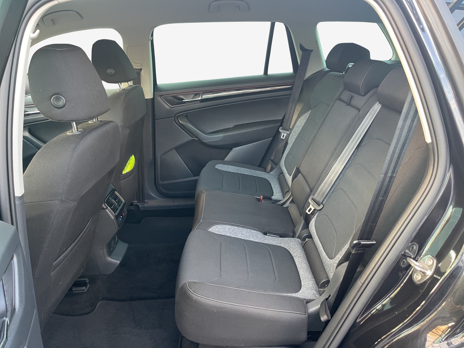 SKODA Kodiaq 2.0 TDI SCR Drive 4x4 DSG-image-11