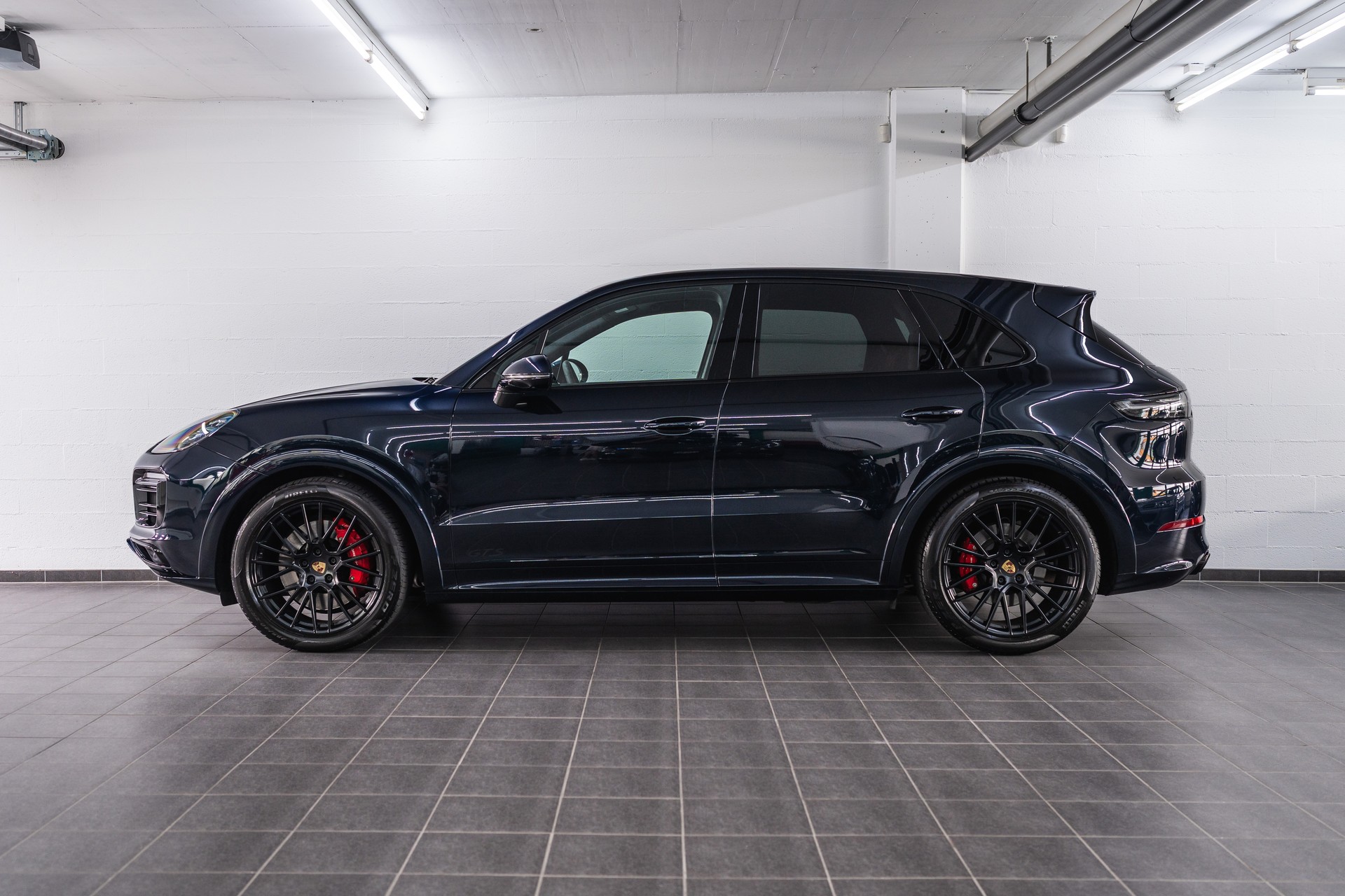 PORSCHE Cayenne GTS-showroom-element-3