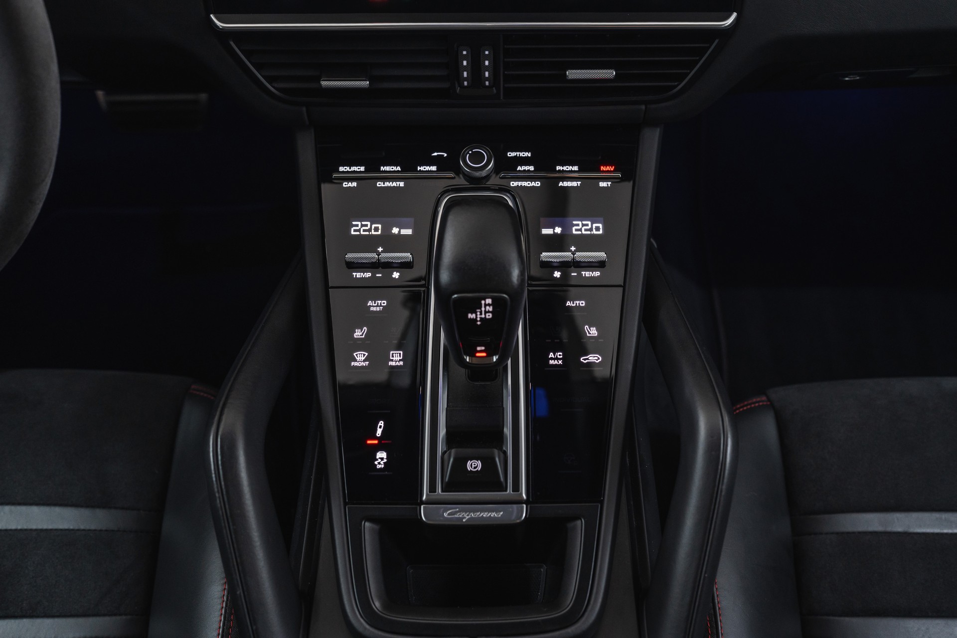 PORSCHE Cayenne GTS-image-15