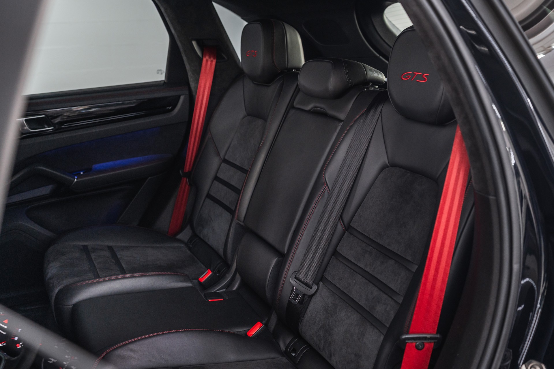 PORSCHE Cayenne GTS-image-13