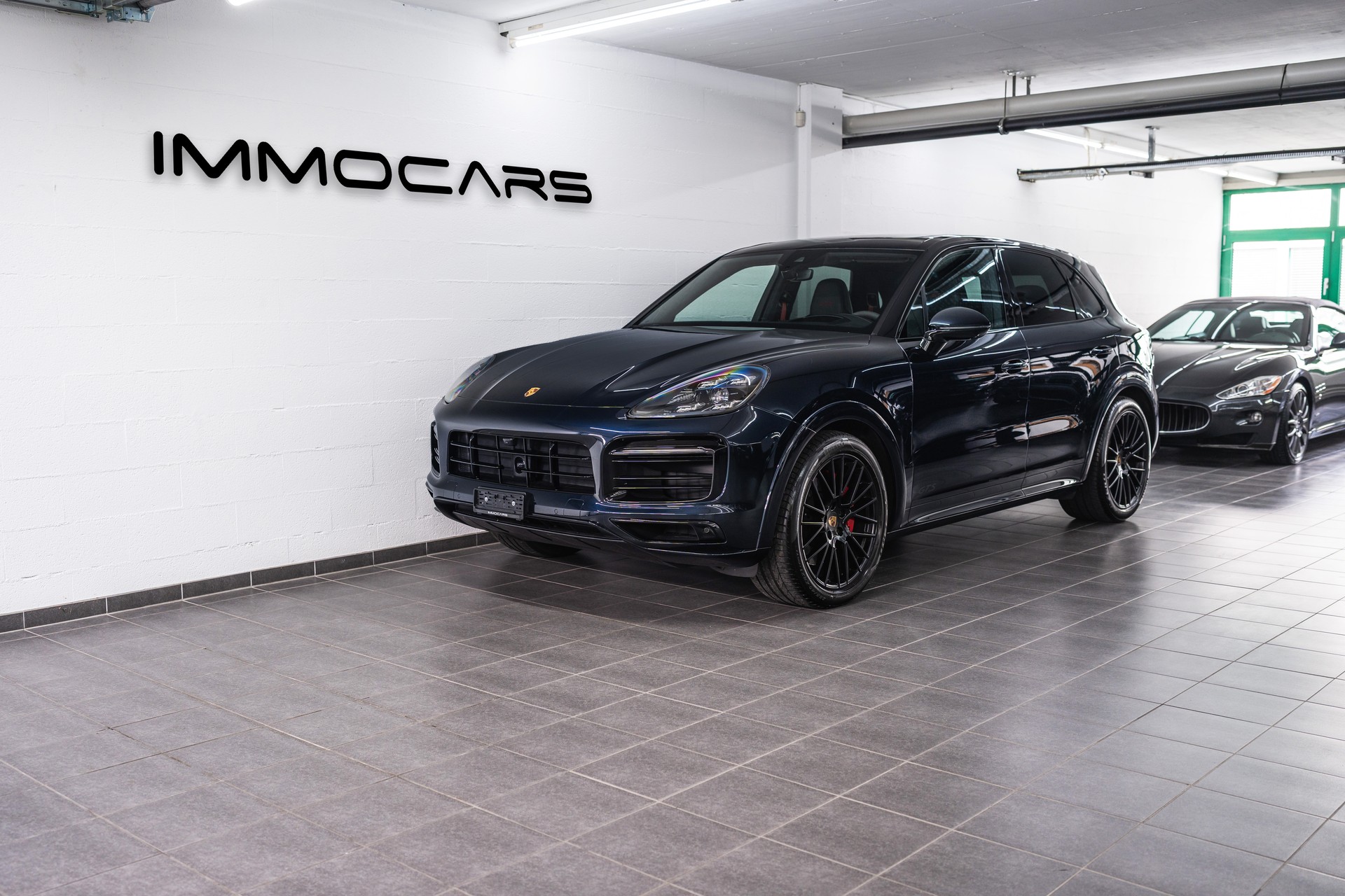 PORSCHE Cayenne GTS
