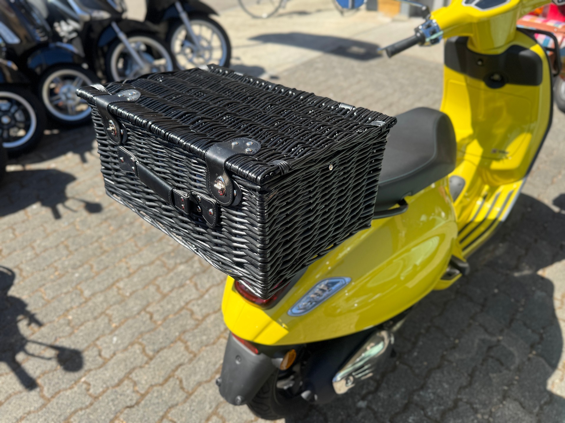 PIAGGIO Vespa 125 Primavera Sport-showroom-element-1