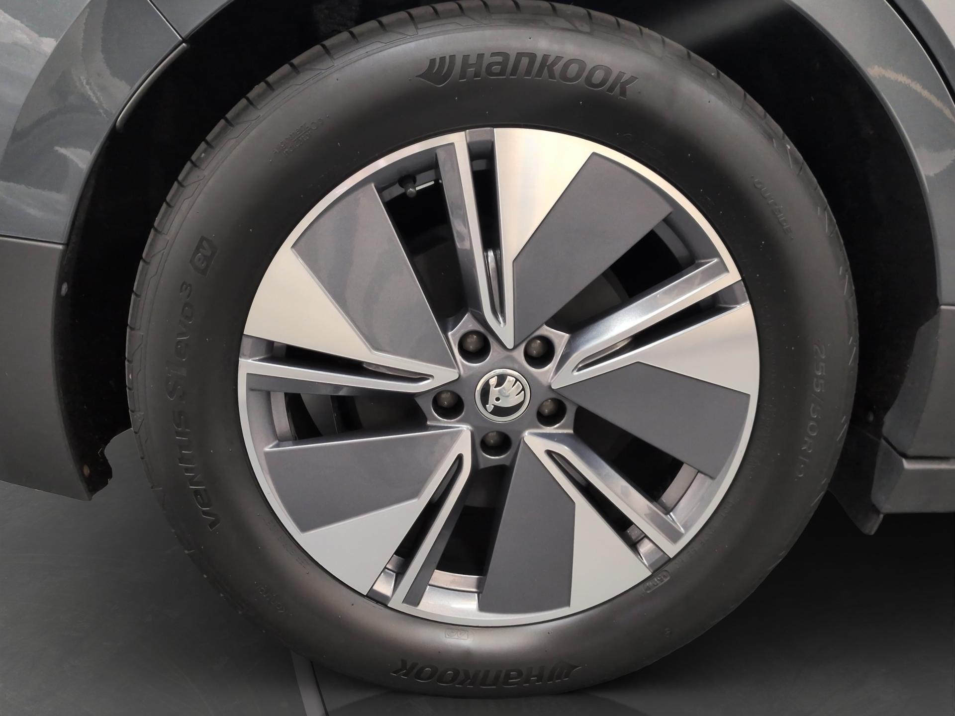 SKODA Enyaq iV 80-image-26