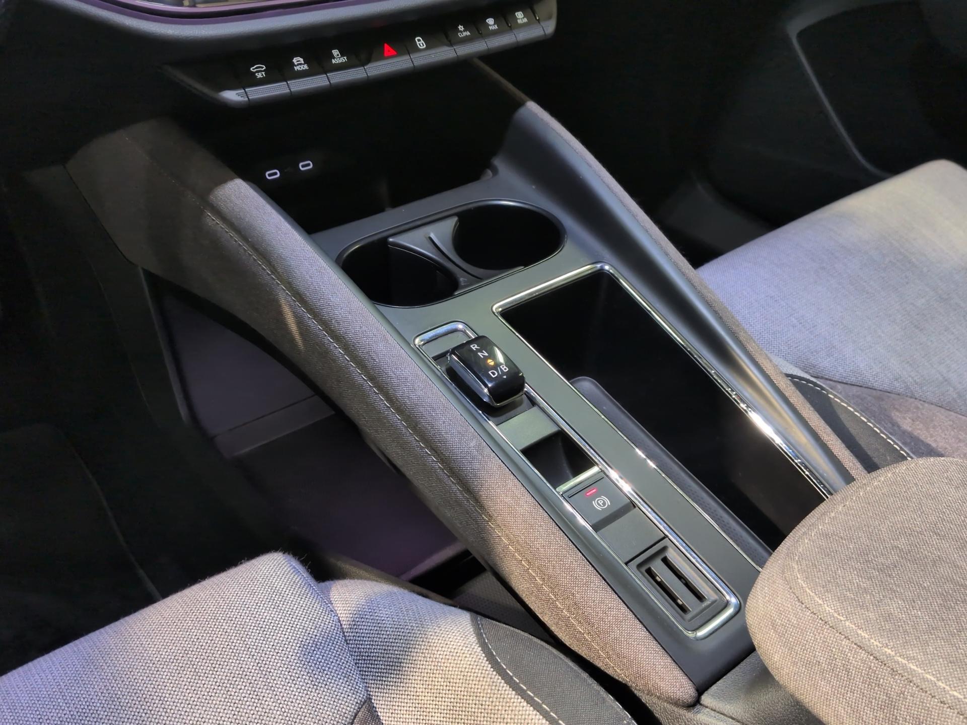 SKODA Enyaq iV 80-image-11