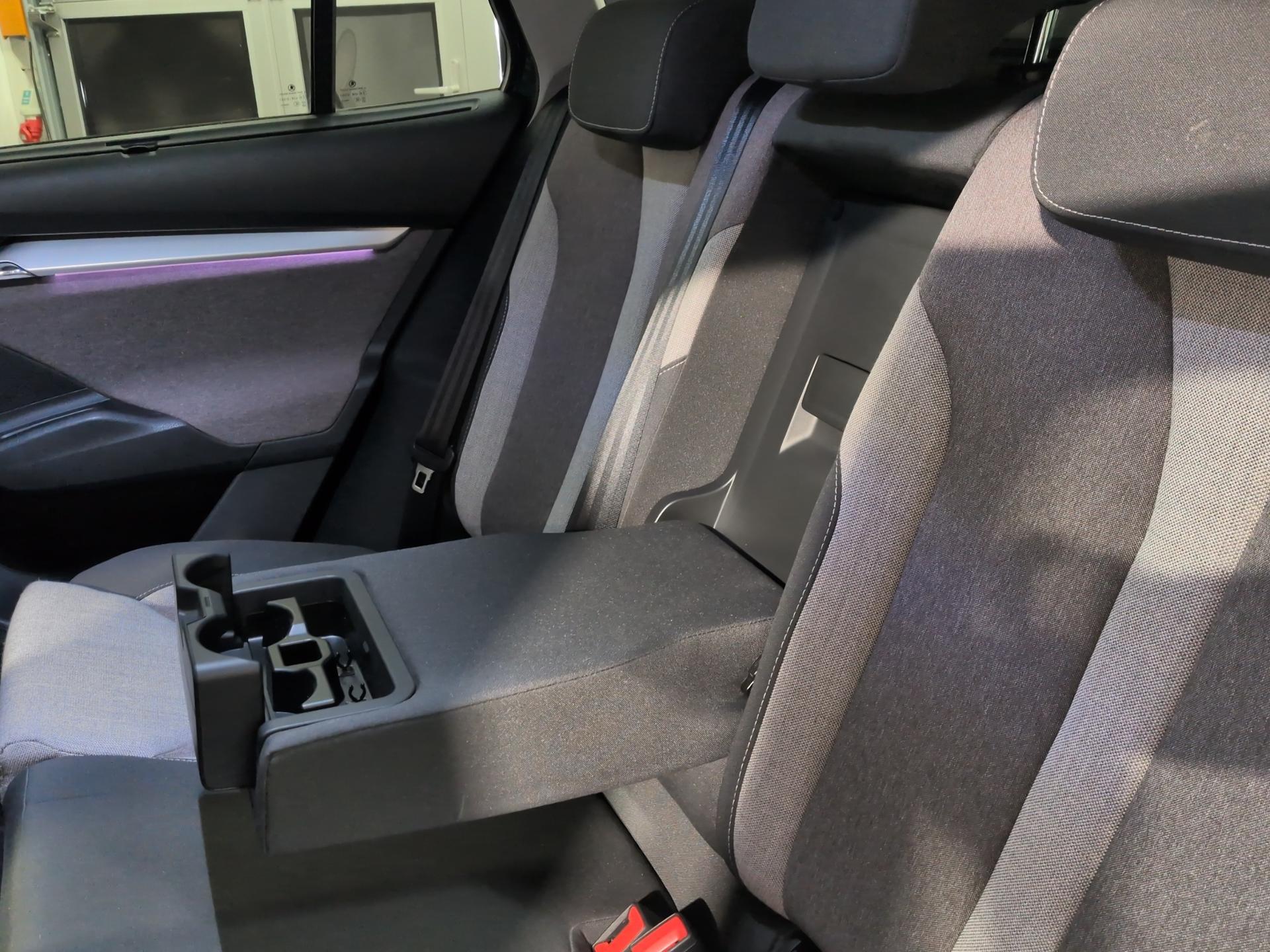 SKODA Enyaq iV 80-image-19