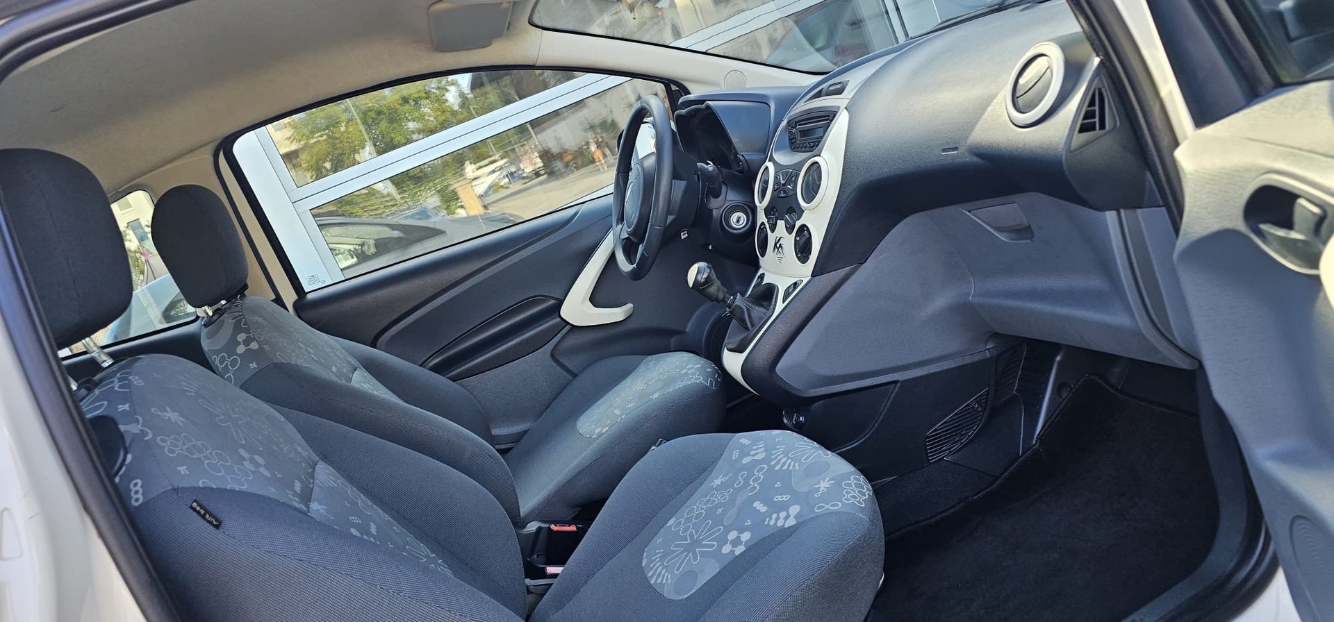FORD KA 1.25 Ambiente-image-10