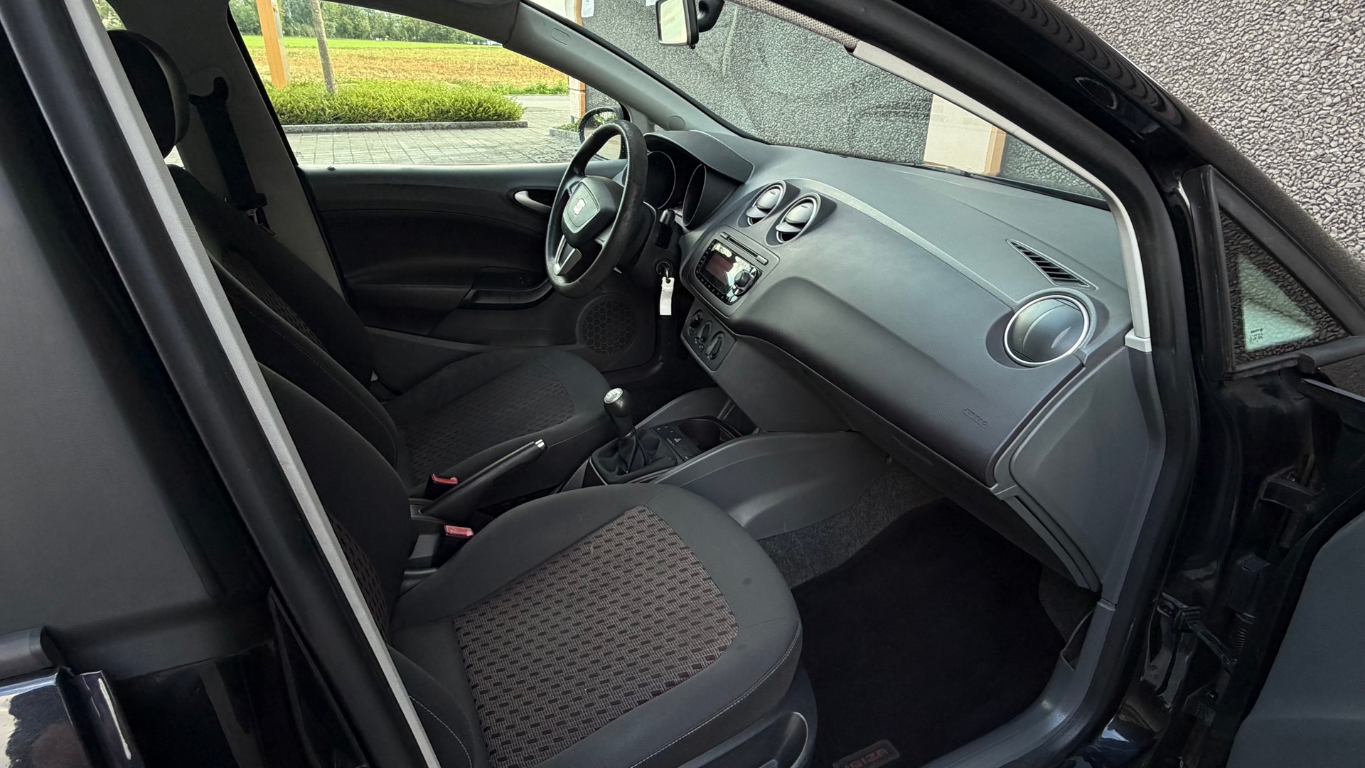 SEAT Ibiza 1.4 Style-image-5