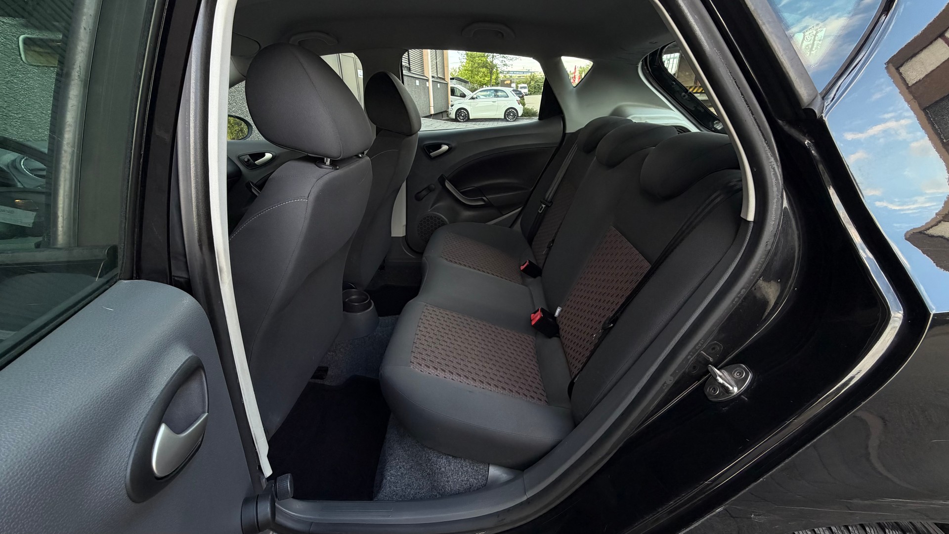 SEAT Ibiza 1.4 Style-image-7