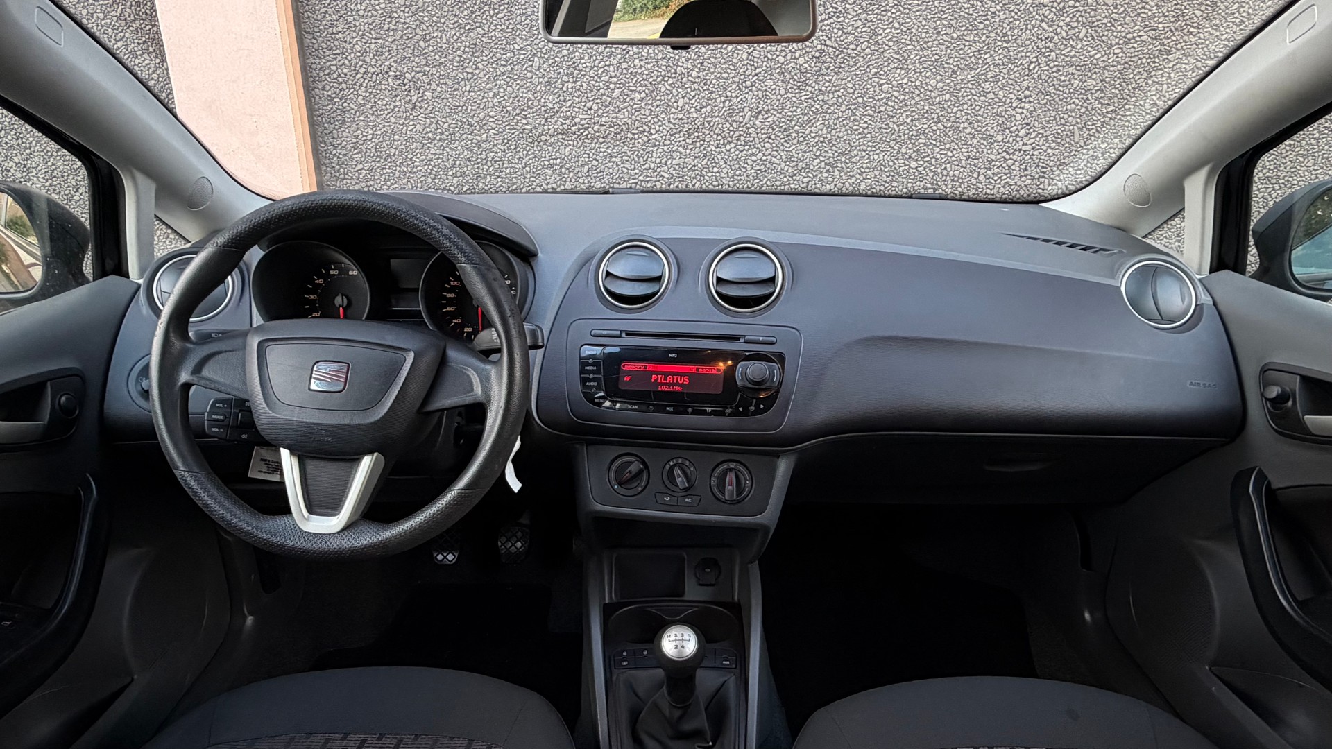 SEAT Ibiza 1.4 Style-image-8