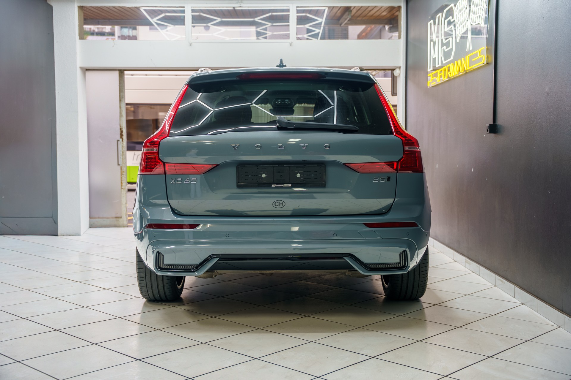 VOLVO XC60 B5 Diesel Mild Hybrid AWD Ultimate Bright Geartronic-image-1