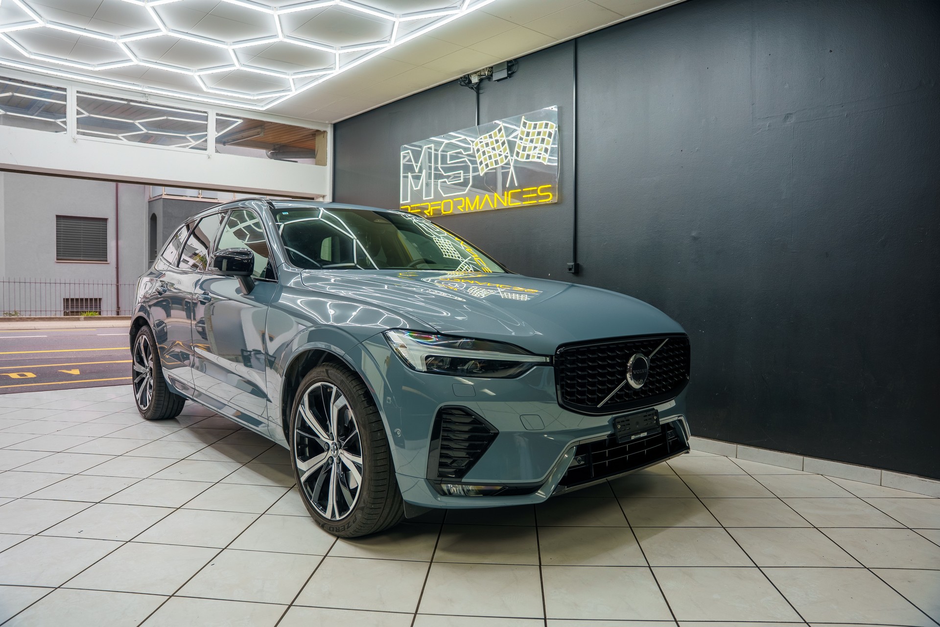 VOLVO XC60 B5 Diesel Mild Hybrid AWD Ultimate Bright Geartronic-image-2