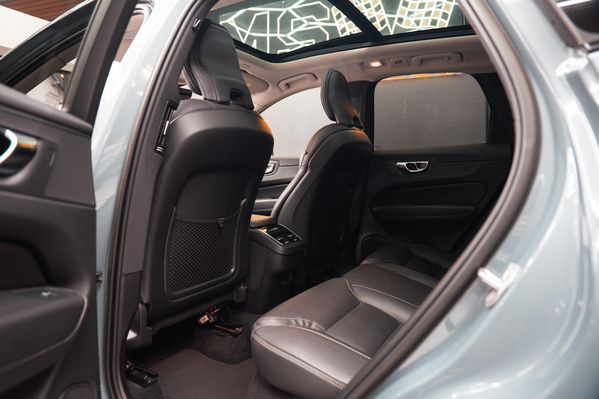 VOLVO XC60 B5 Diesel Mild Hybrid AWD Ultimate Bright Geartronic-image-7