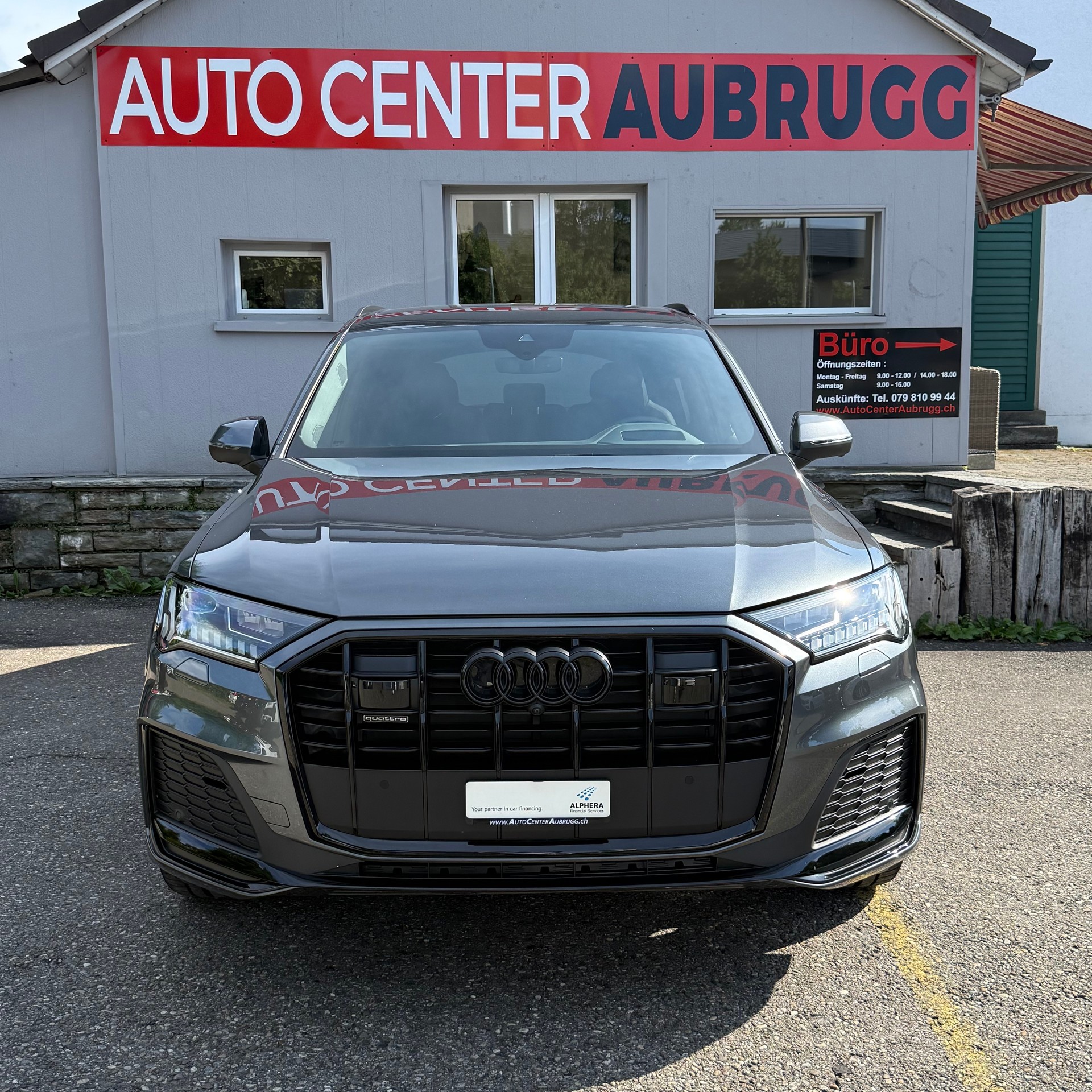 AUDI Q7 50 TDI quattro S Line tiptronic *CH-FAHRZEUG - 4 JAHRE GARANTIE - GRATIS SERVICE - 7 SITZE*-image-4