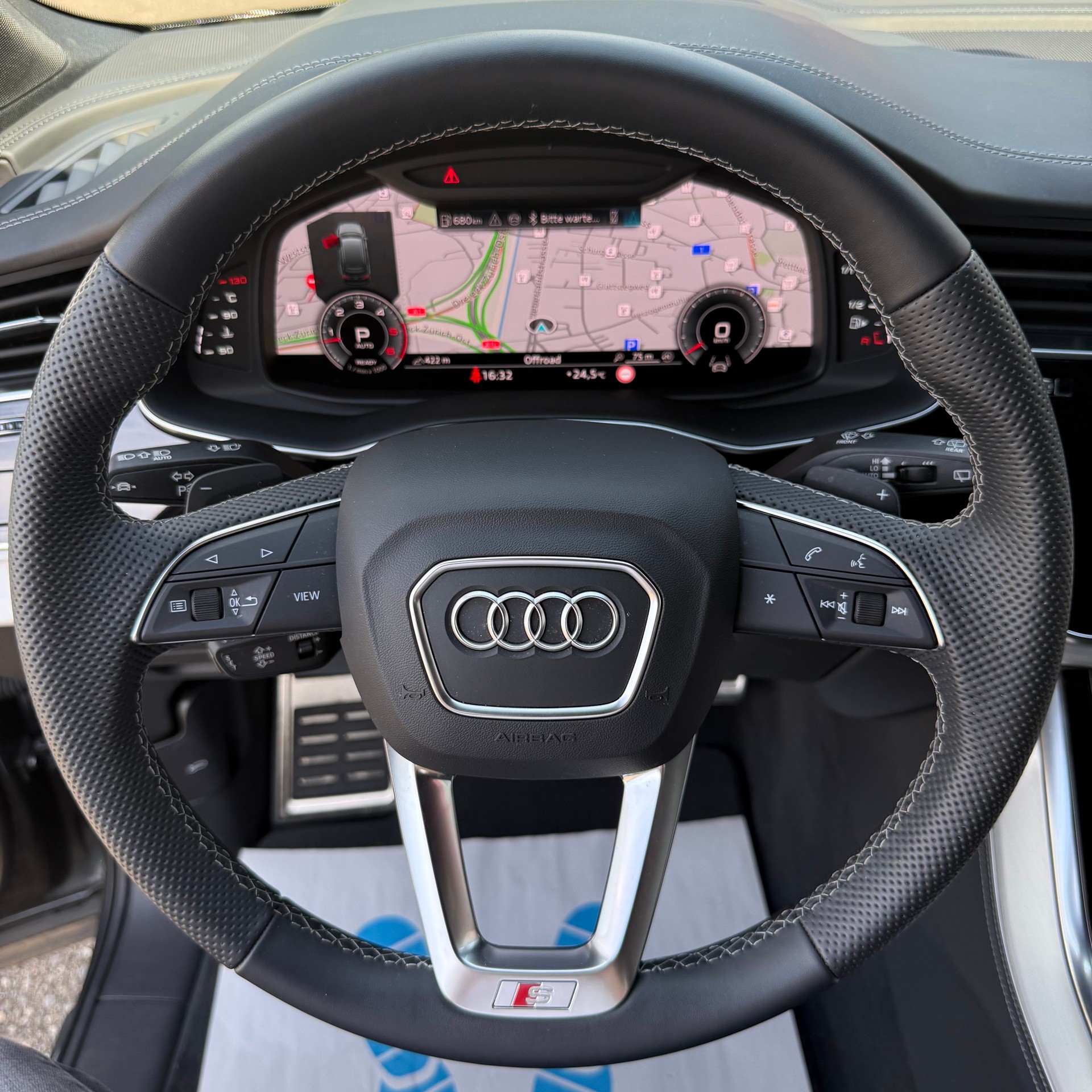 AUDI Q7 50 TDI quattro S Line tiptronic *CH-FAHRZEUG - 4 JAHRE GARANTIE - GRATIS SERVICE - 7 SITZE*-image-16