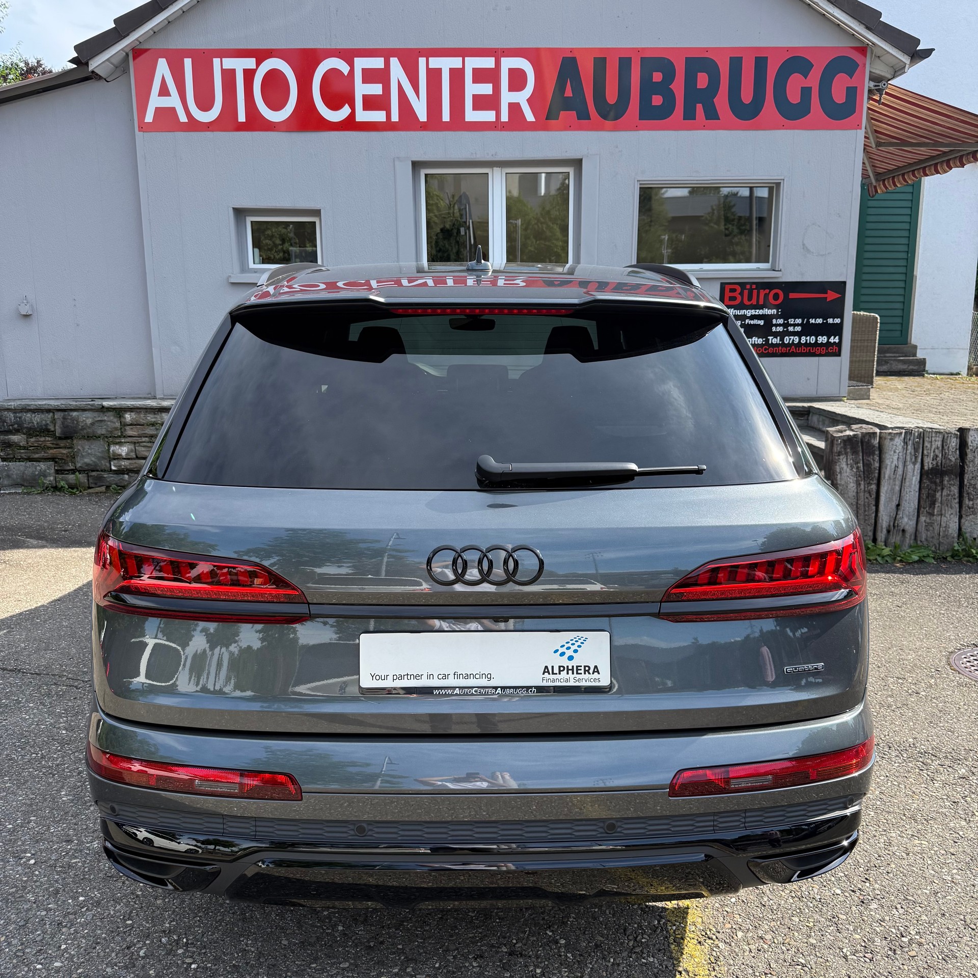 AUDI Q7 50 TDI quattro S Line tiptronic *CH-FAHRZEUG - 4 JAHRE GARANTIE - GRATIS SERVICE - 7 SITZE*-image-5
