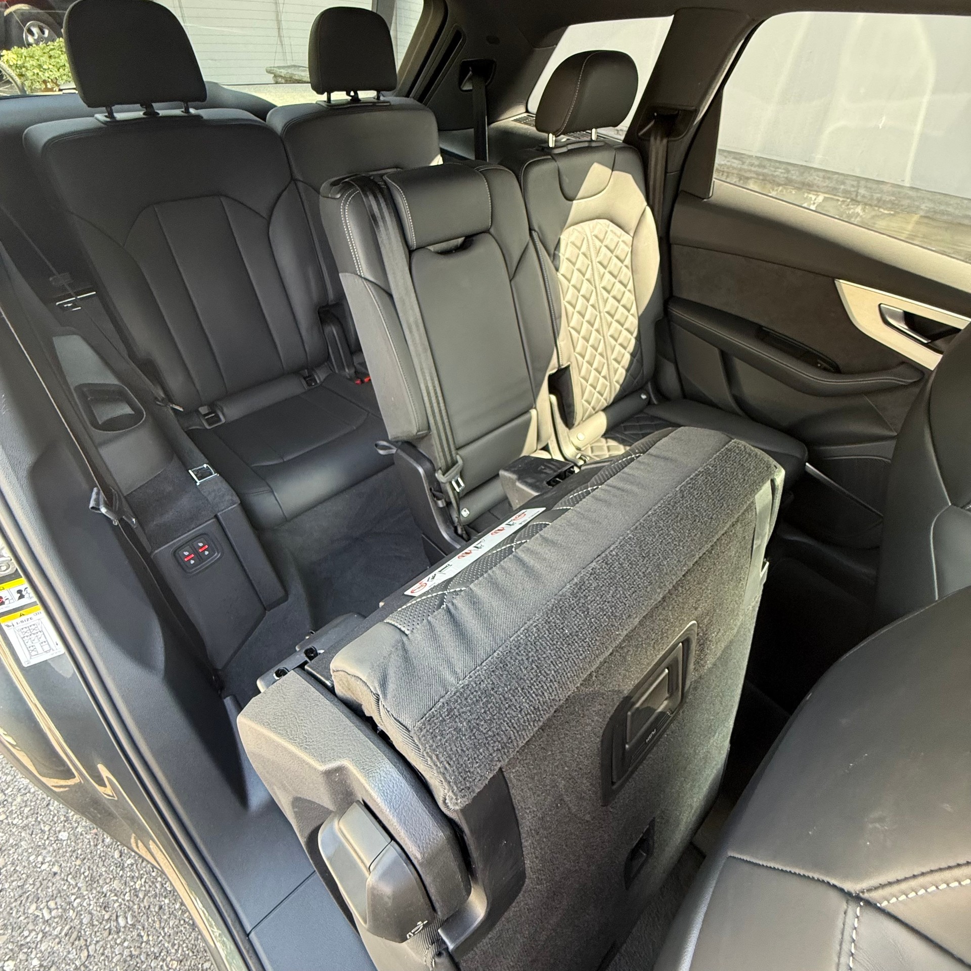 AUDI Q7 50 TDI quattro S Line tiptronic *CH-FAHRZEUG - 4 JAHRE GARANTIE - GRATIS SERVICE - 7 SITZE*-image-22