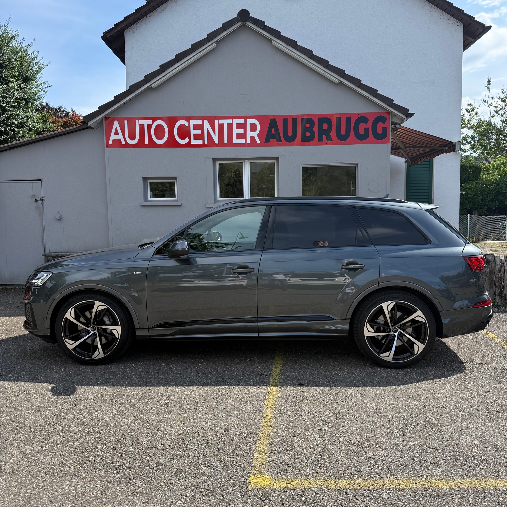 AUDI Q7 50 TDI quattro S Line tiptronic *CH-FAHRZEUG - 4 JAHRE GARANTIE - GRATIS SERVICE - 7 SITZE*-image-7